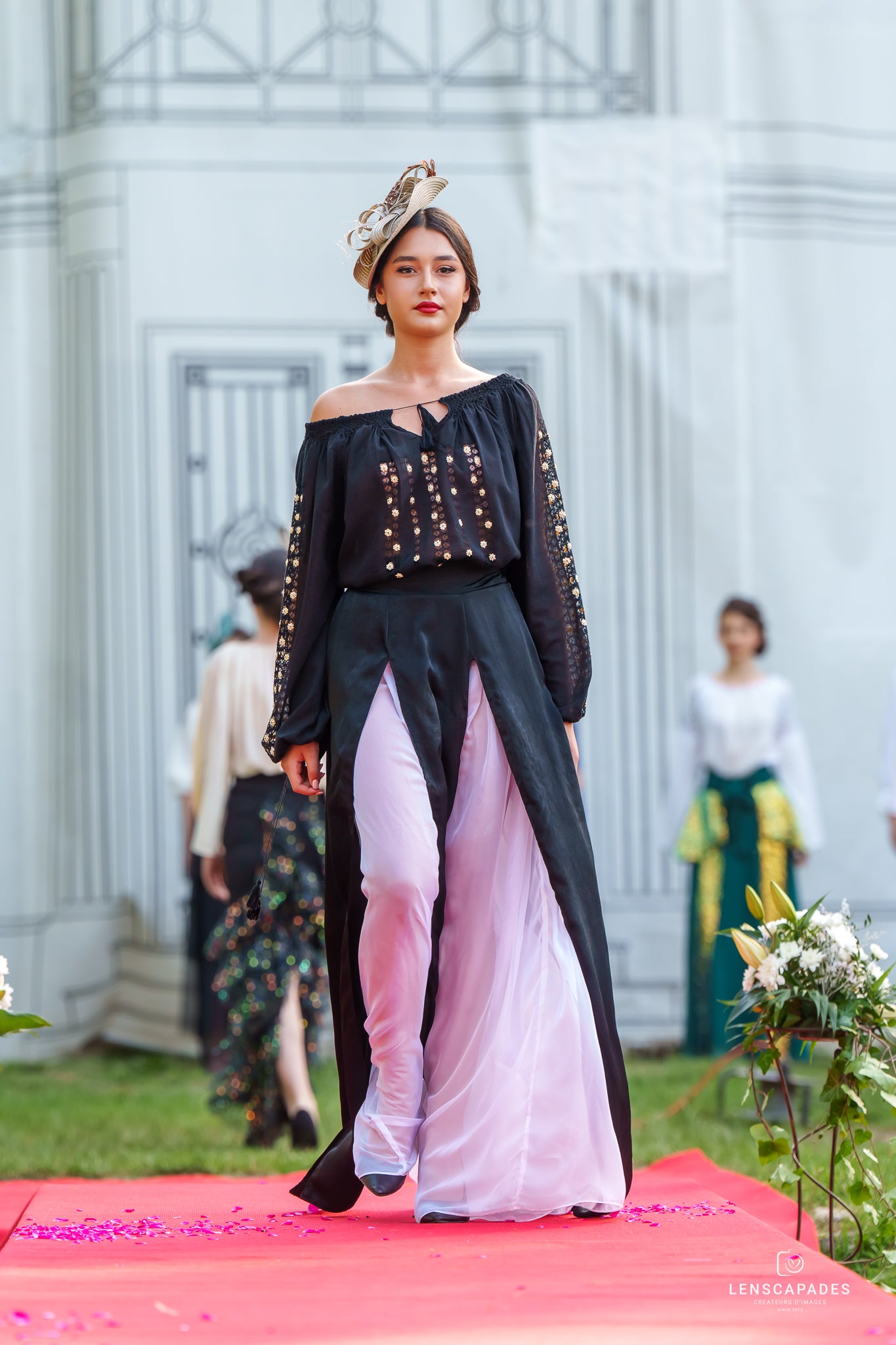 Fustă senzuală în alb și negru Fustă senzuală în alb și negru