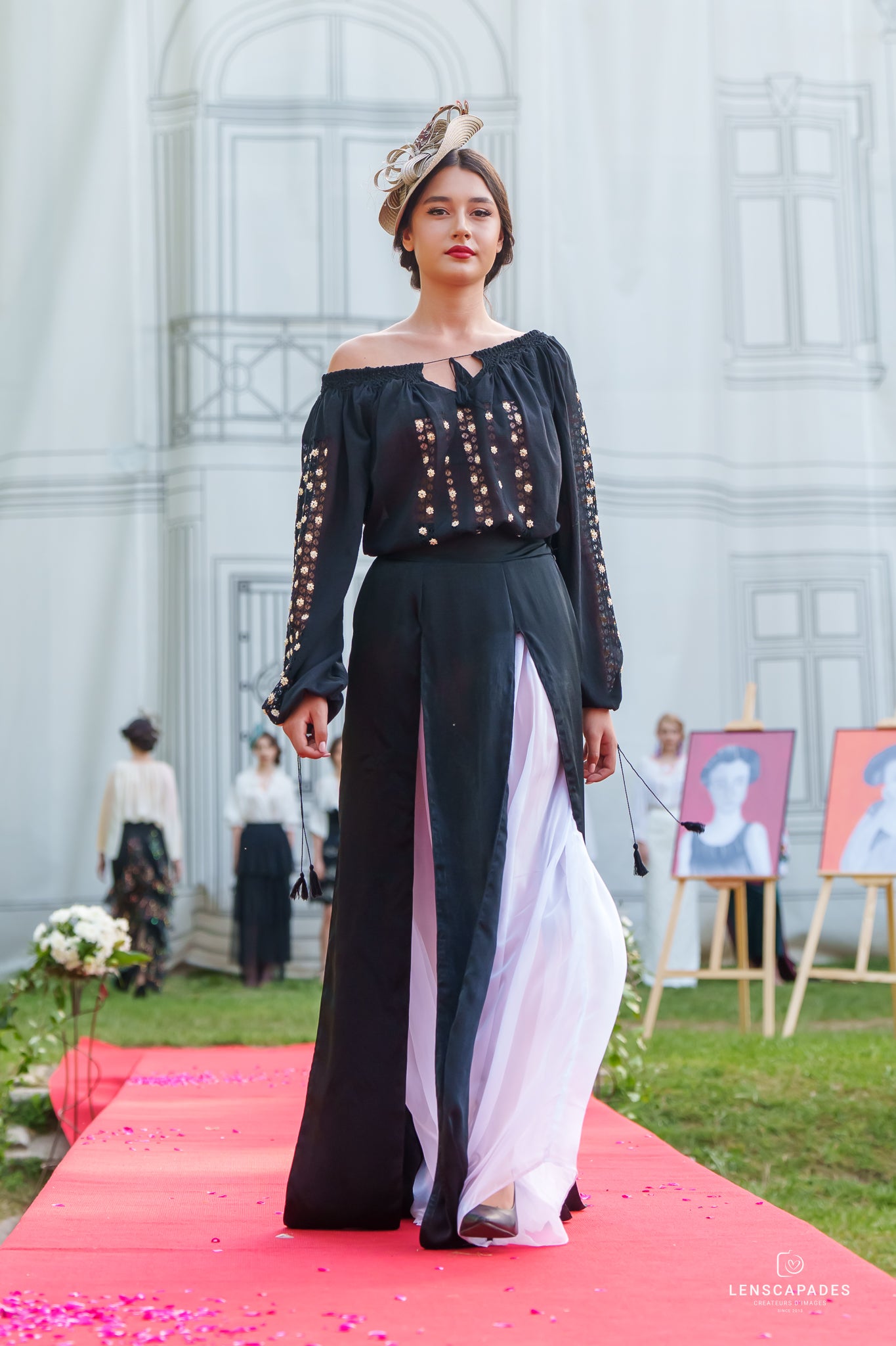 Fustă senzuală în alb și negru Fustă senzuală în alb și negru