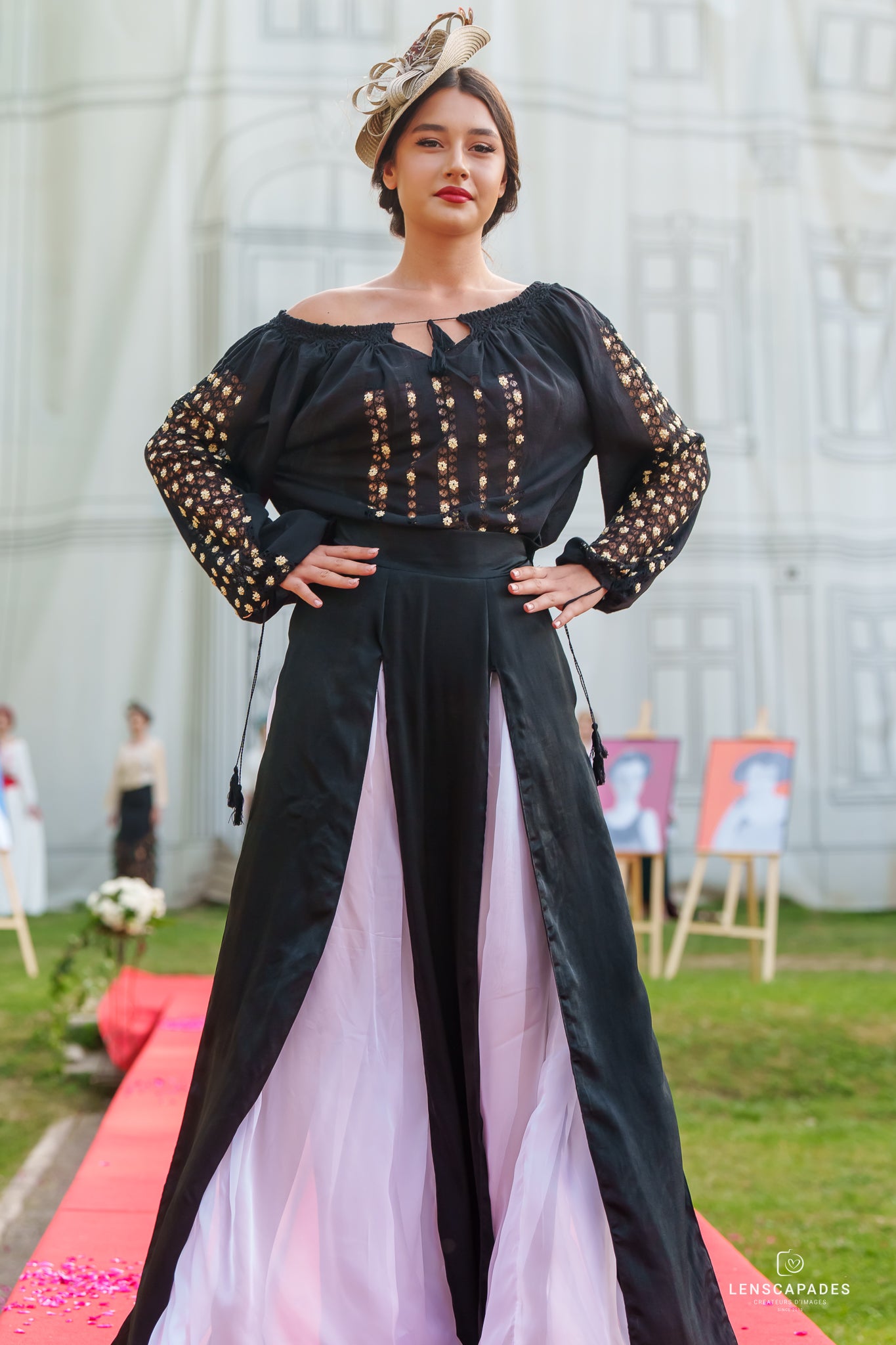 Fustă senzuală în alb și negru Fustă senzuală în alb și negru