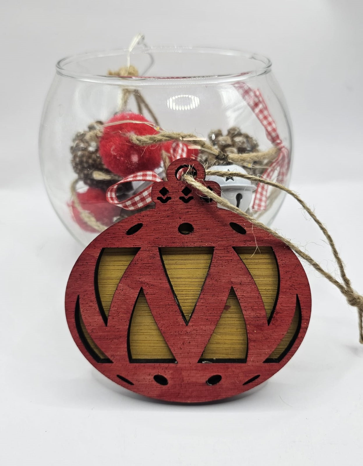 Decorațiuni/ Ornamente/ Globuri de lemn, pentru bradul de Crăciun Decorațiuni/ Ornamente/ Globuri de lemn, pentru bradul de Crăciun
