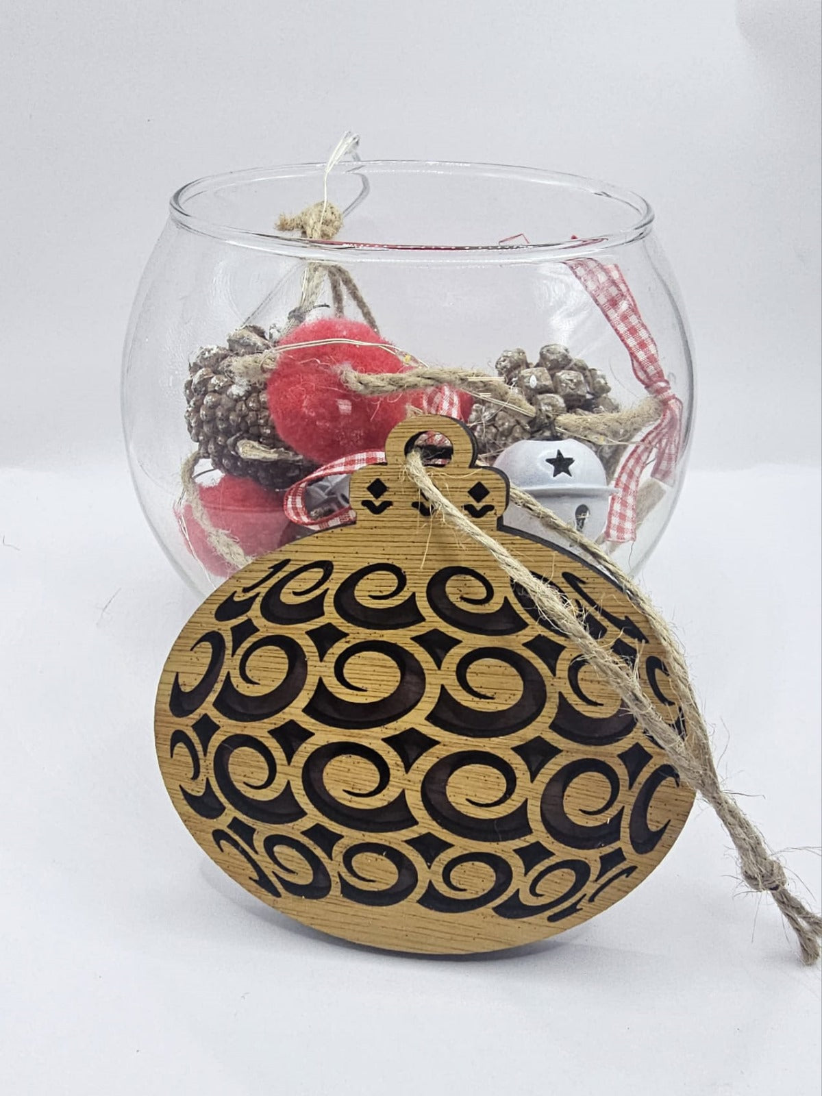 Decorațiuni/ Ornamente/ Globuri de lemn, pentru bradul de Crăciun Decorațiuni/ Ornamente/ Globuri de lemn, pentru bradul de Crăciun