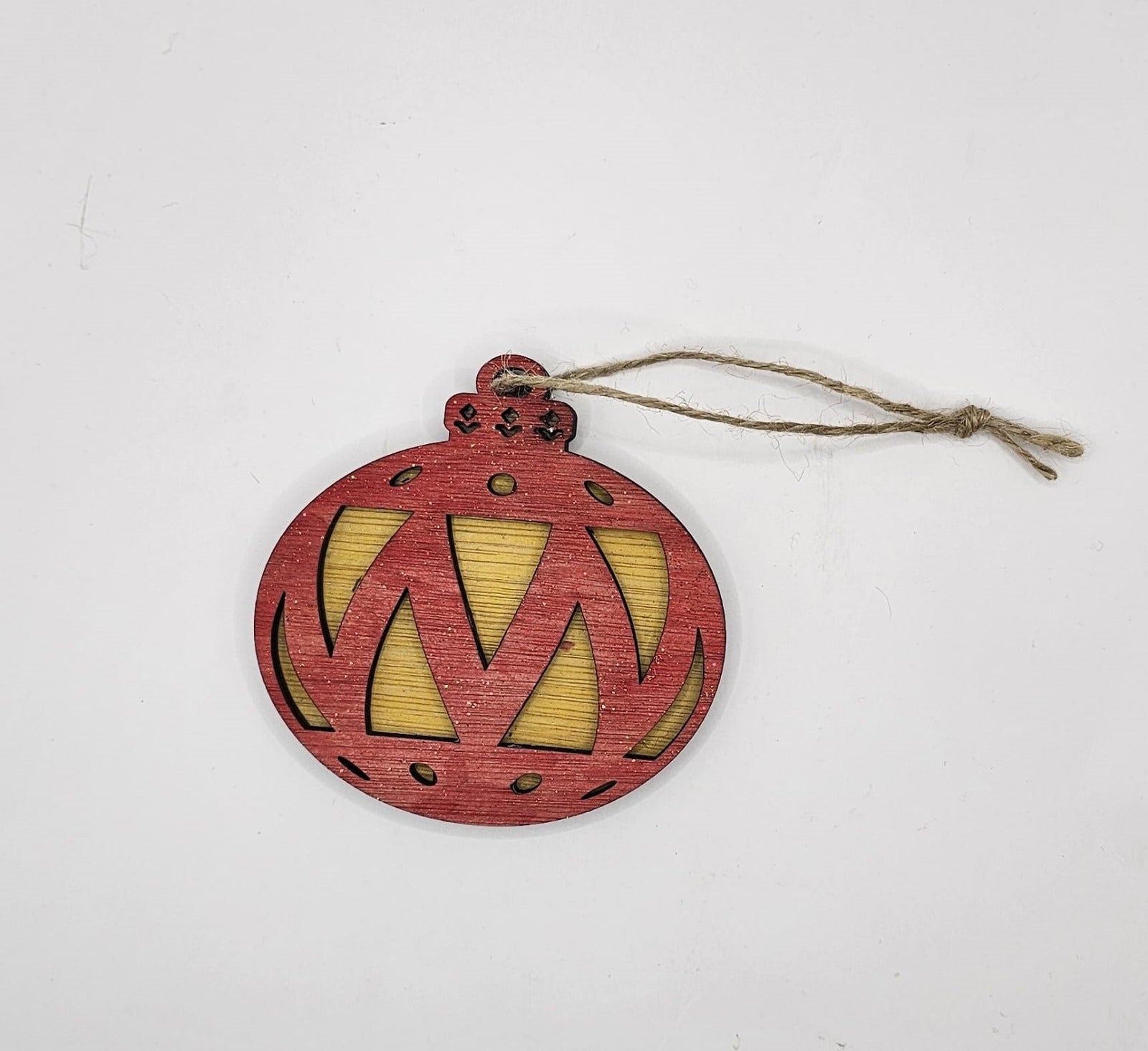 Decorațiuni/ Ornamente/ Globuri de lemn, pentru bradul de Crăciun Decorațiuni/ Ornamente/ Globuri de lemn, pentru bradul de Crăciun