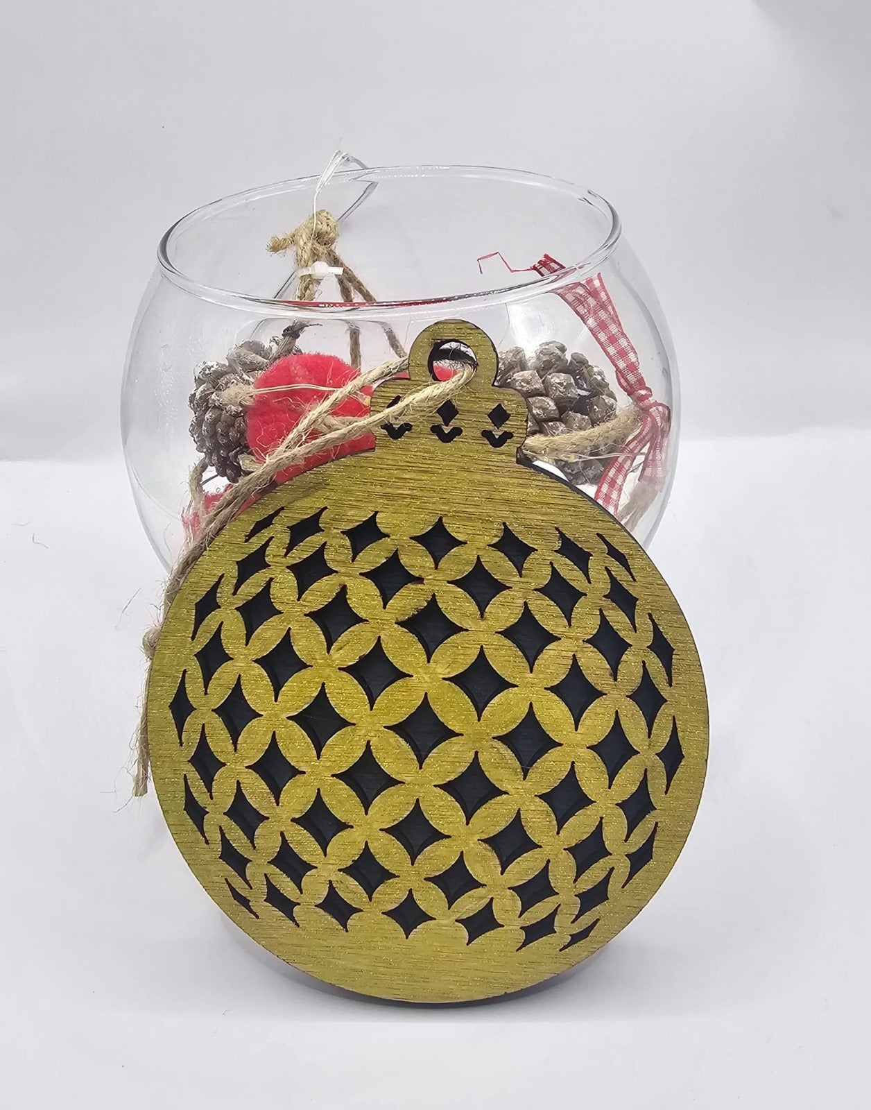 Decorațiuni/ Ornamente/ Globuri de lemn, pentru bradul de Crăciun Decorațiuni/ Ornamente/ Globuri de lemn, pentru bradul de Crăciun