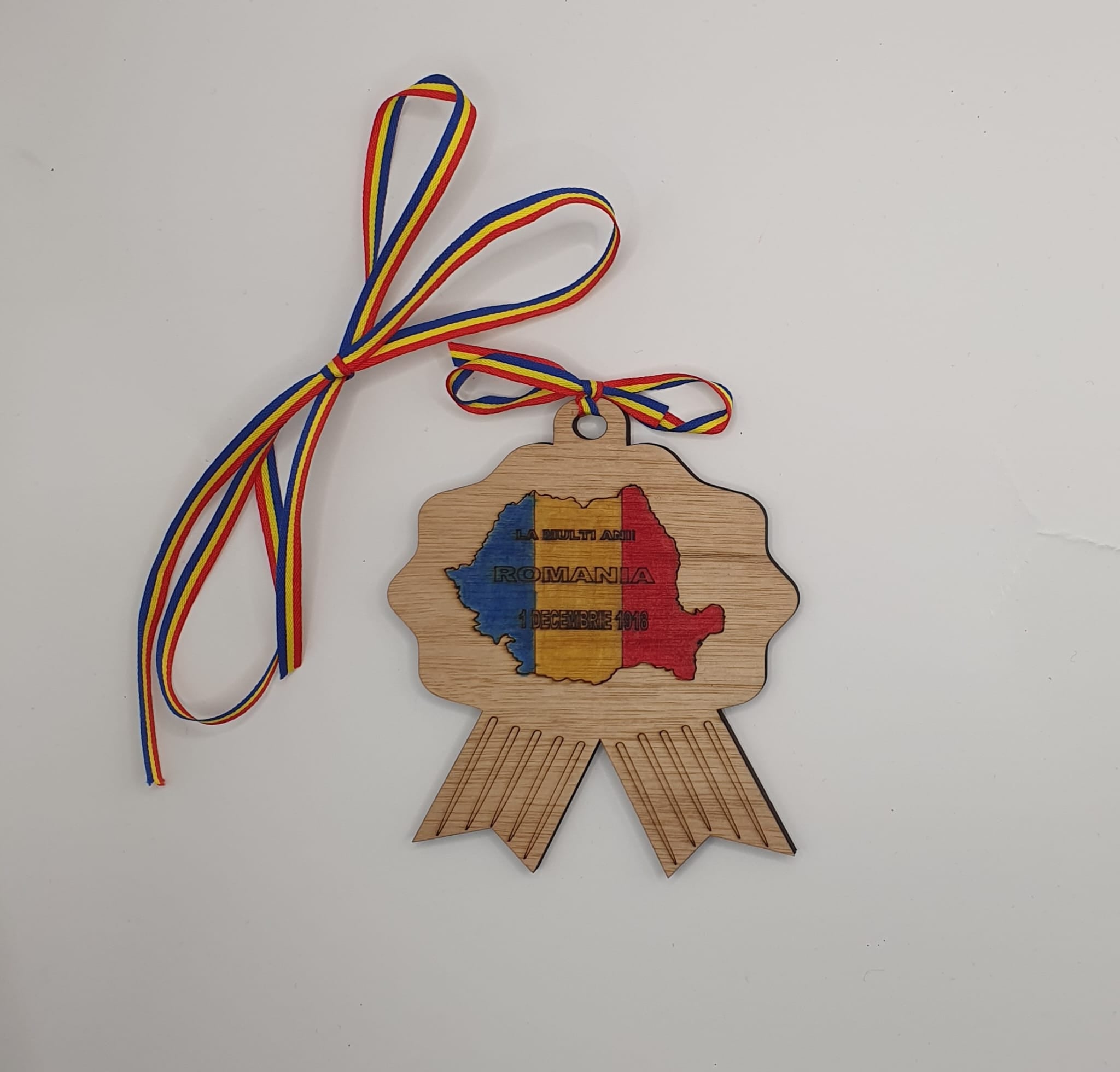 Decorațiune / magnet potrivte pentru 1 Decembrie Decorațiune / magnet potrivte pentru 1 Decembrie
