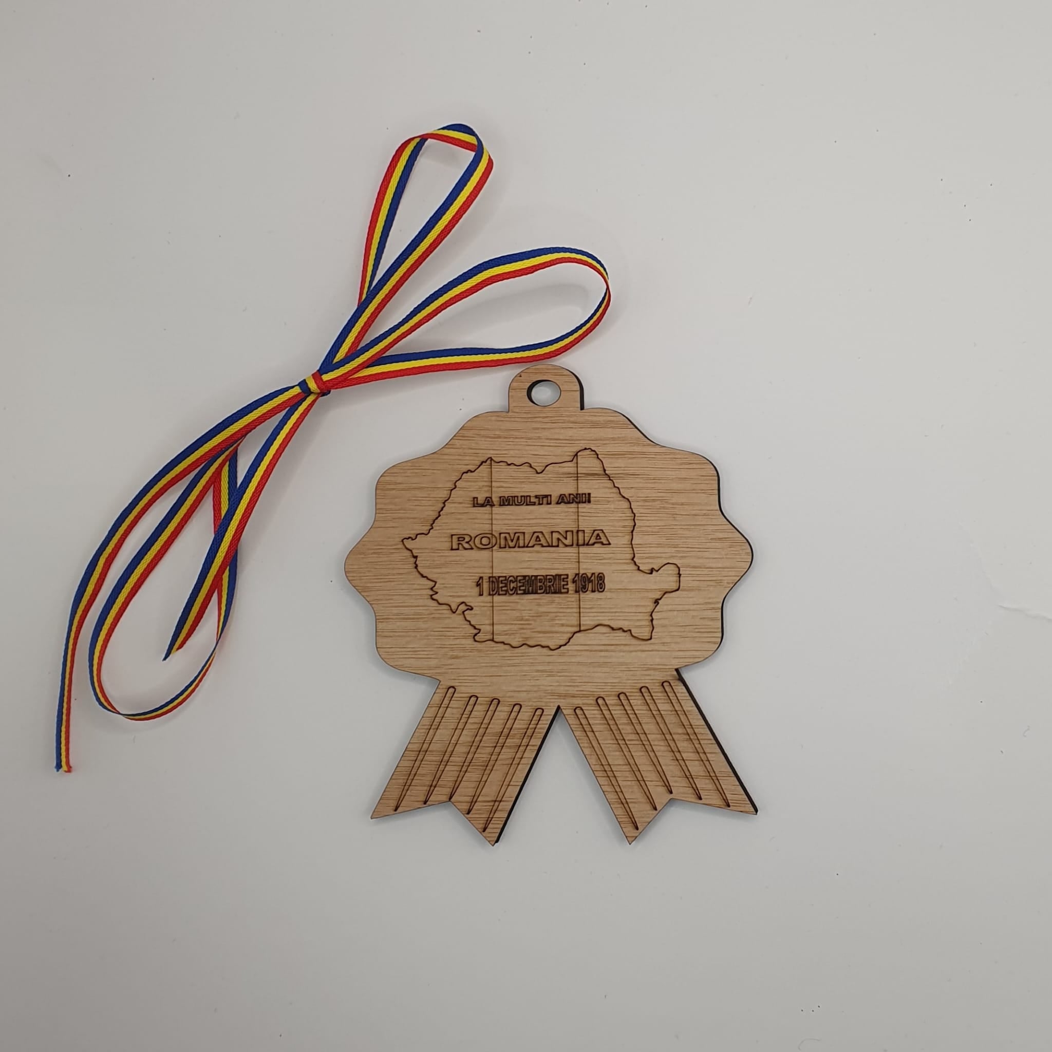 Decorațiune / magnet potrivte pentru 1 Decembrie Decorațiune / magnet potrivte pentru 1 Decembrie
