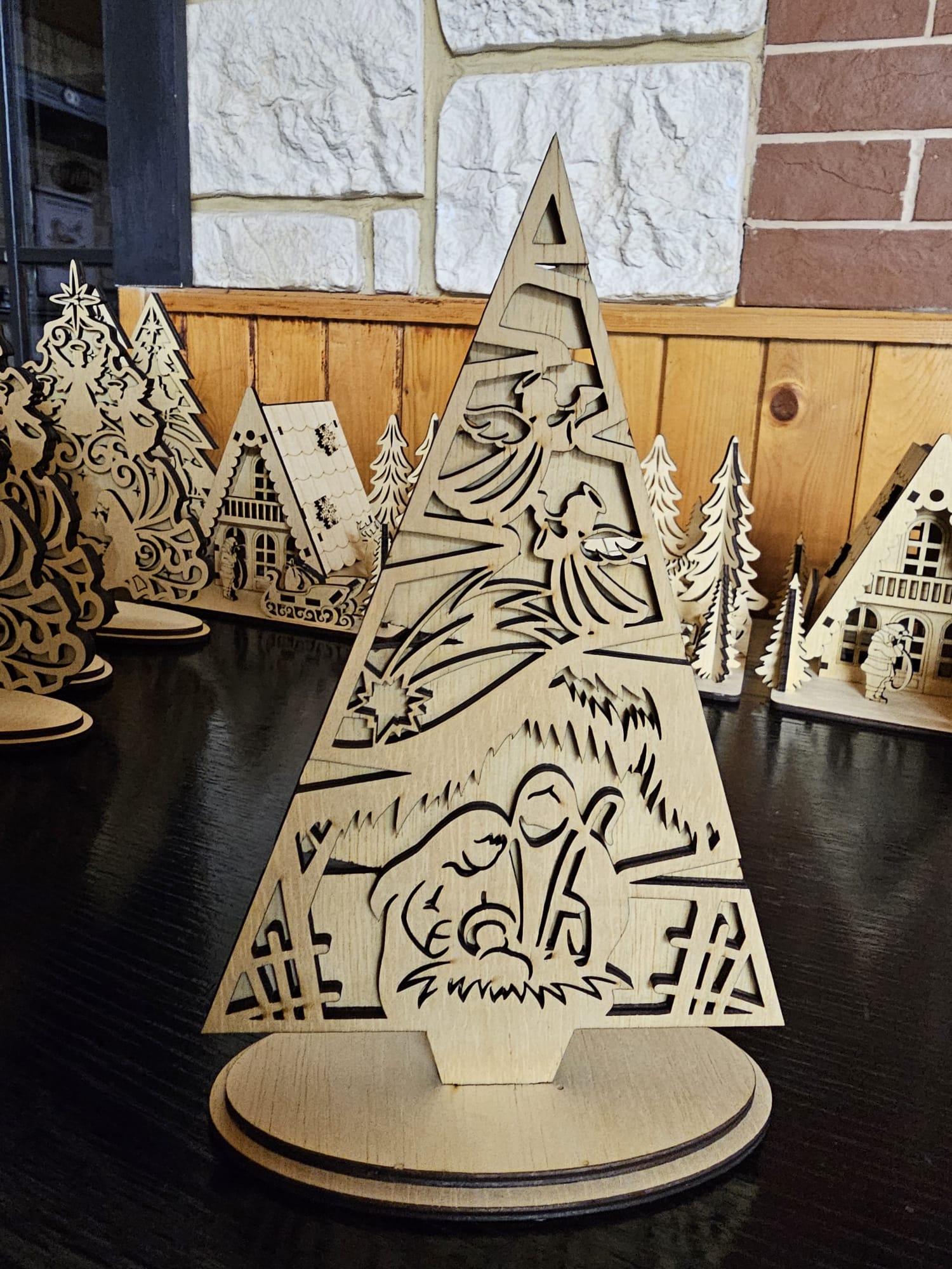 Decorațiune în spiritul Crăciunului, în formă de brad, din lemn, cu efect 3 D Decorațiune în spiritul Crăciunului, în formă de brad, din lemn, cu efect 3 D