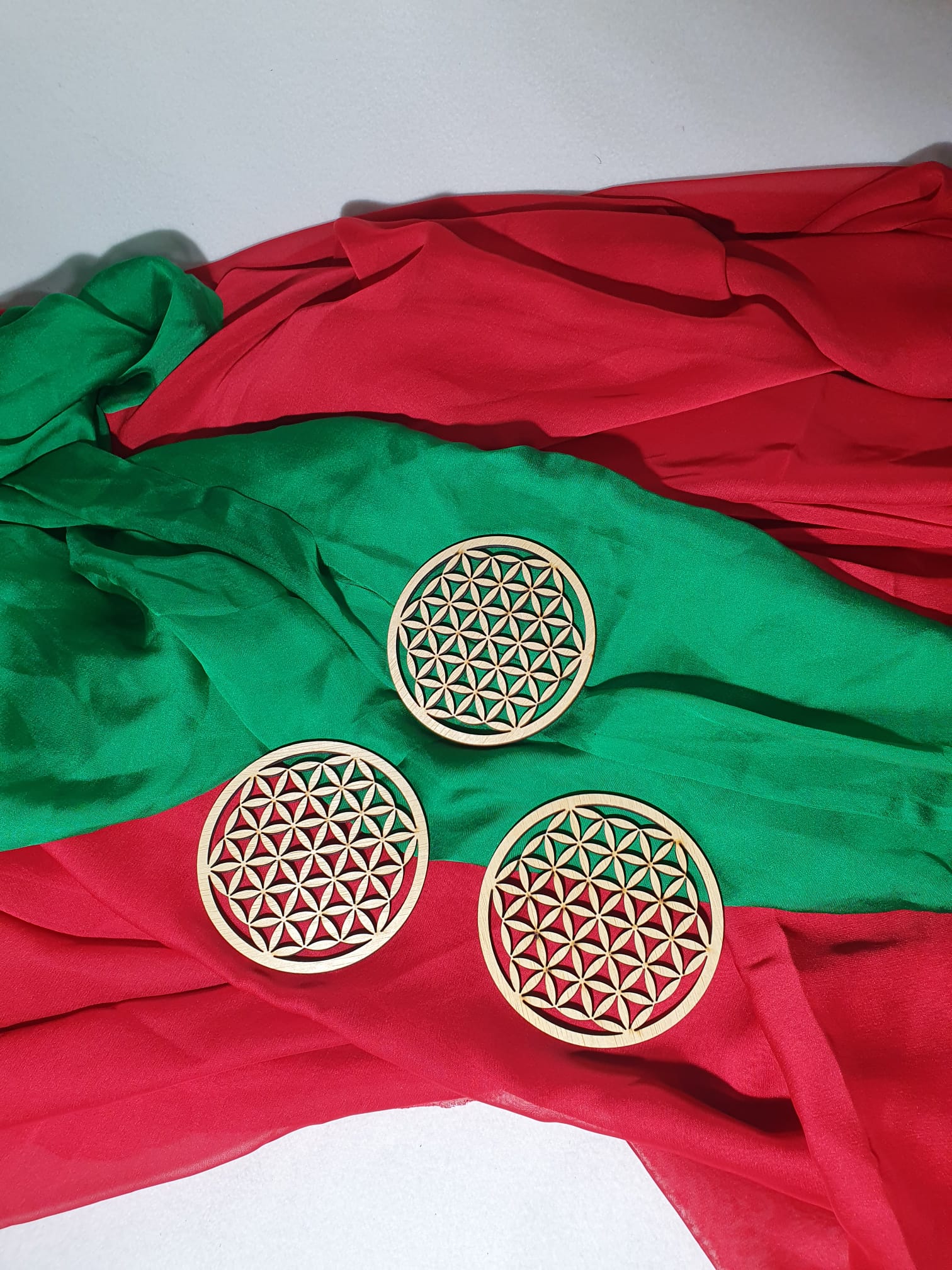 Decorațiune/ magnet din lemn floarea vieții Decorațiune/ magnet din lemn floarea vieții