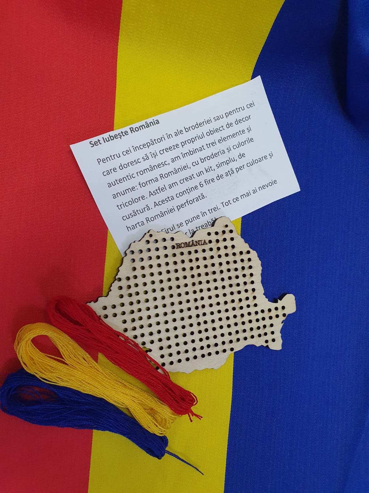 Kit cusătură Iubește România Kit cusătură Iubește România