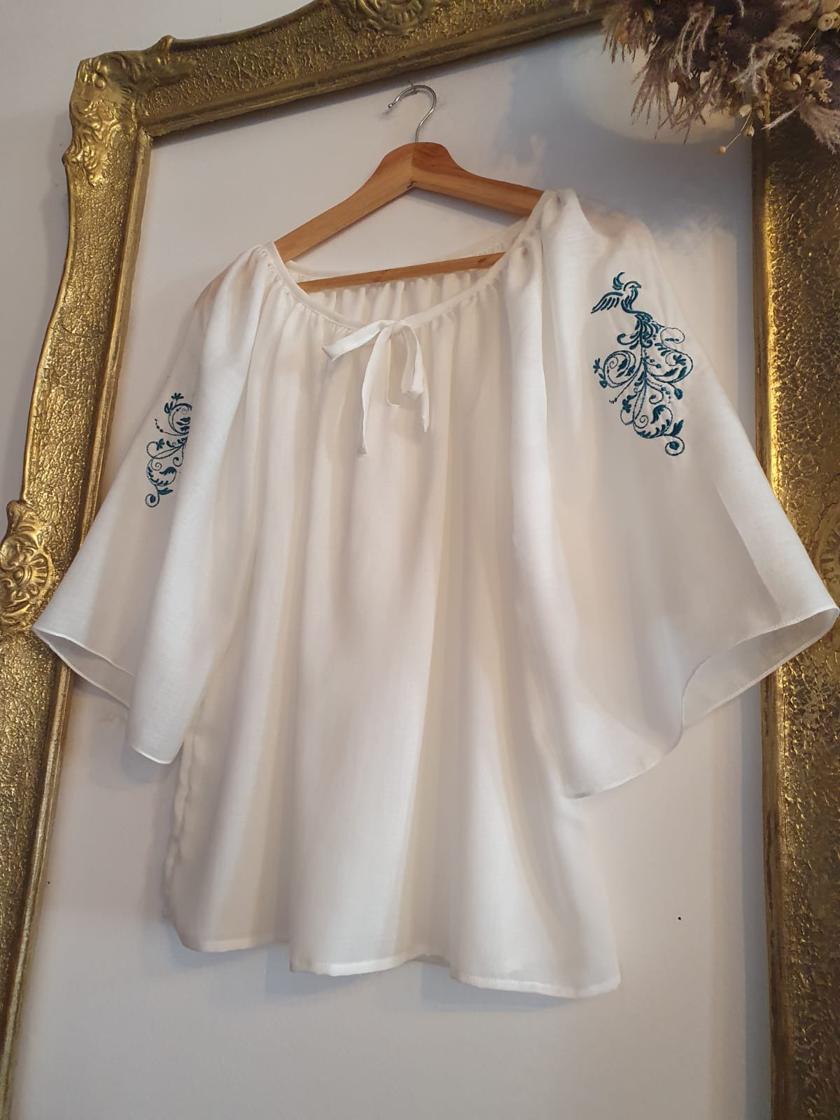 Bluză mânecă scurtă, model Phoenix Bluză mânecă scurtă, model Phoenix