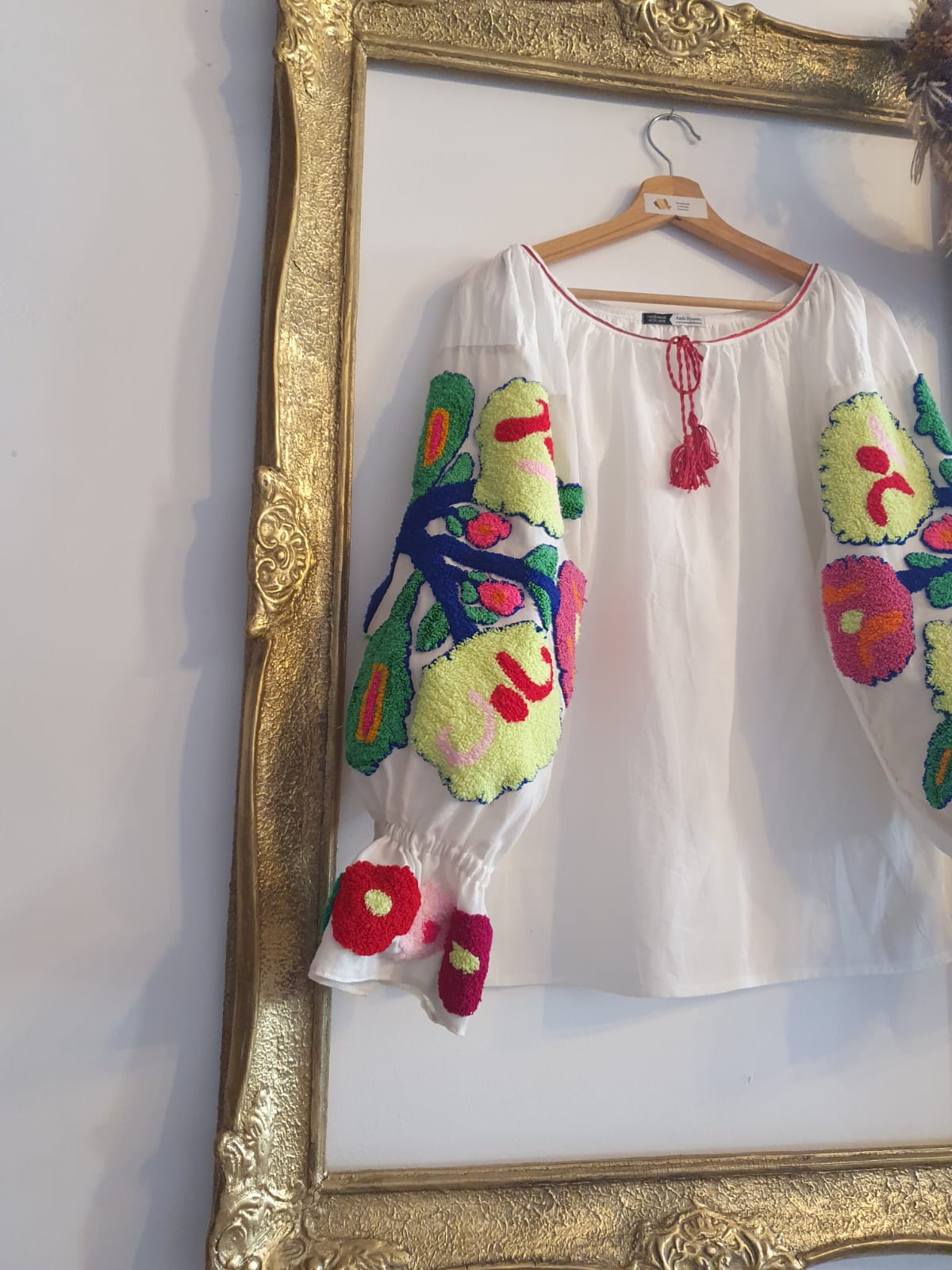 IE Vintage cu broderie florală cu ac persan IE Vintage cu broderie florală cu ac persan