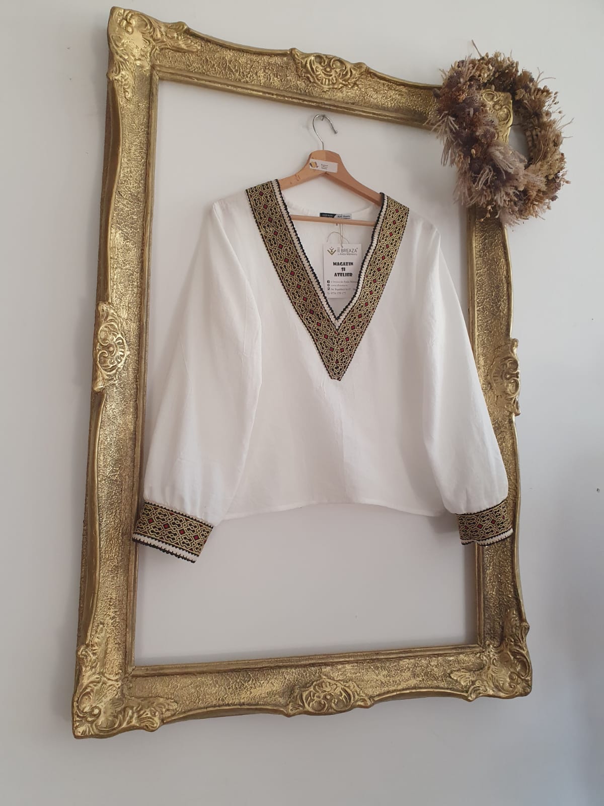 Bluză Modernă cu Aplicație Vintage, brodată foarte mărunt Bluză Modernă cu Aplicație Vintage, brodată foarte mărunt