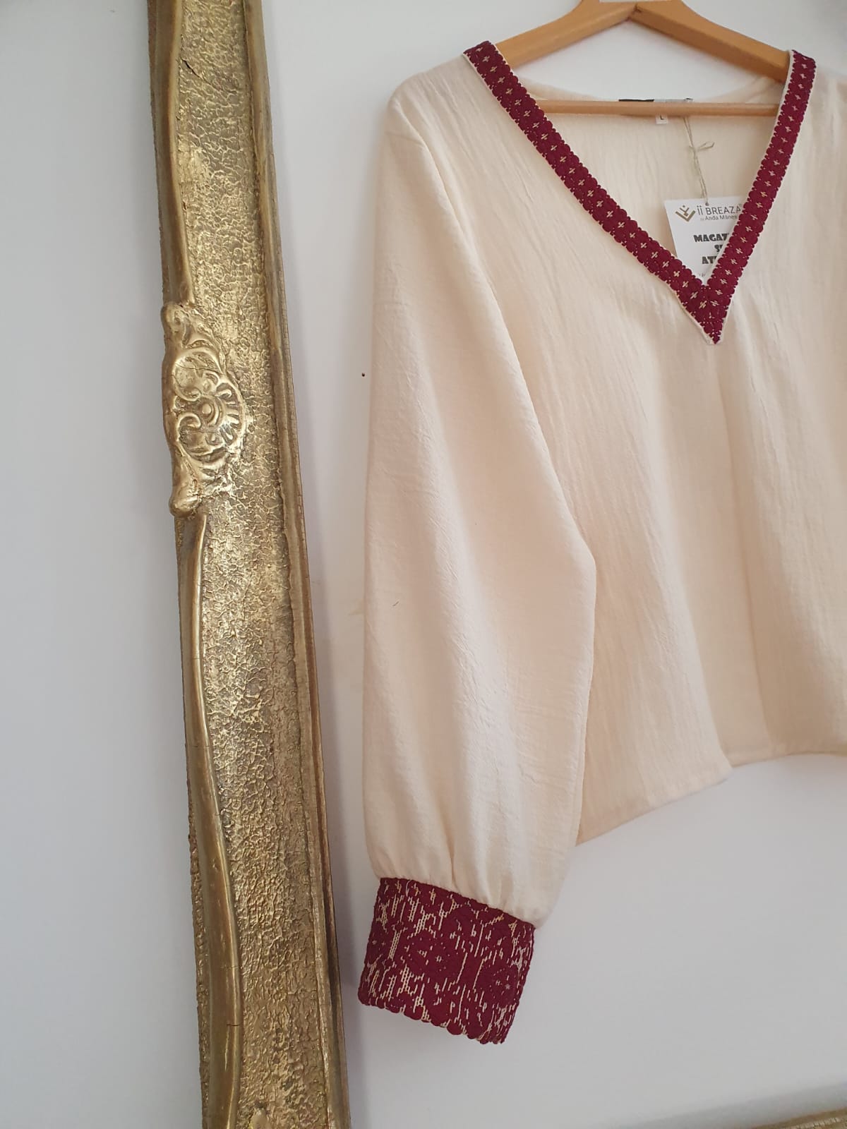 Bluză Modernă cu Aplicație Vintage Țesută în război - unicat Bluză Modernă cu Aplicație Vintage Țesută în război - unicat