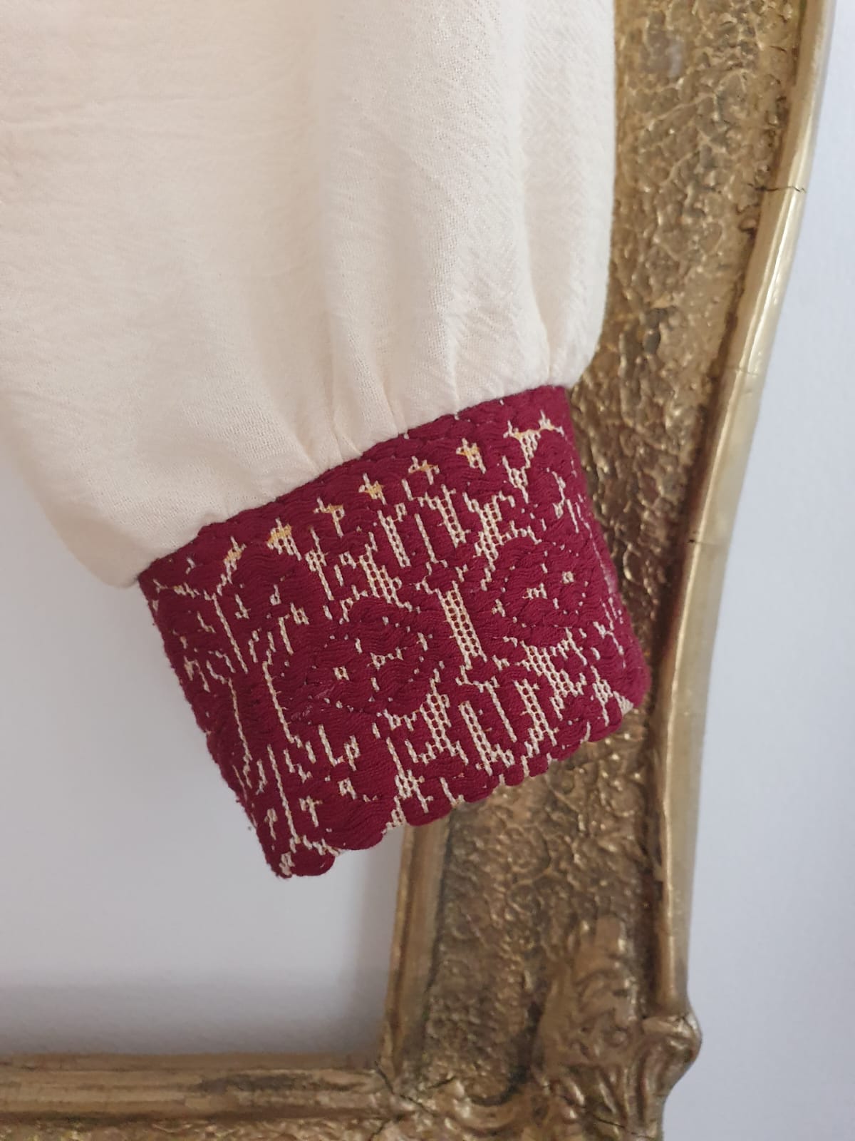 Bluză Modernă cu Aplicație Vintage Țesută în război - unicat Bluză Modernă cu Aplicație Vintage Țesută în război - unicat