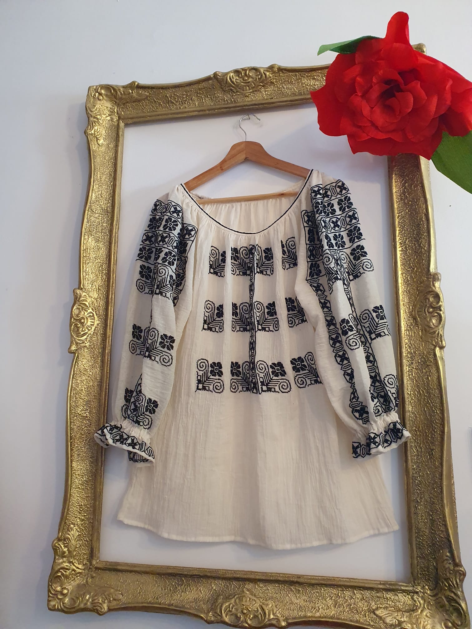 IE Tradiționala de Breaza, model Morișca, broderie manuală IE Tradiționala de Breaza, model Morișca, broderie manuală