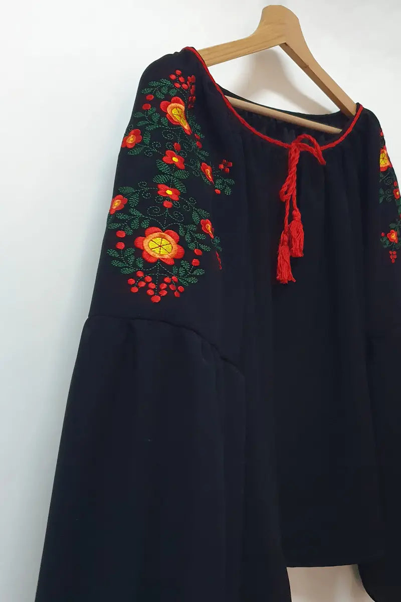 Bluza in spiritul traditiei - Soare Bluza in spiritul traditiei - Soare