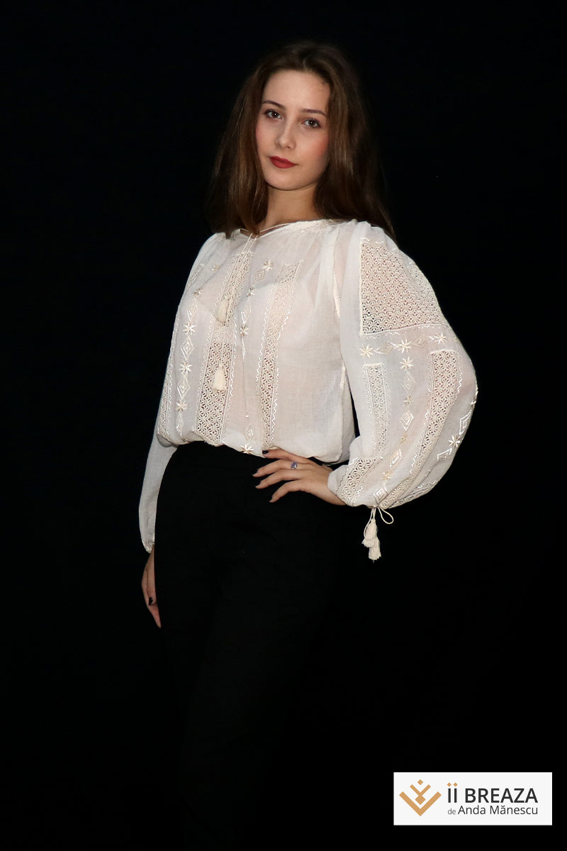 IE Tradițională de Breaza, model Ajurul Regal IE Tradițională de Breaza, model Ajurul Regal
