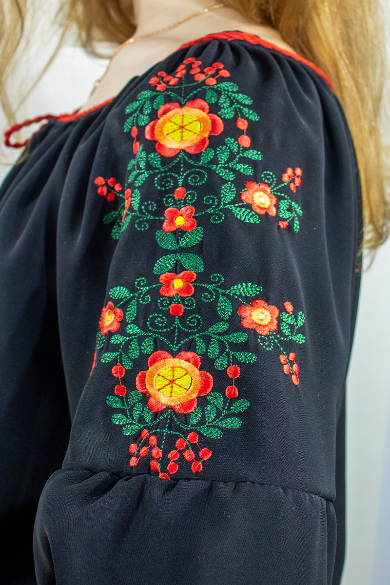 Bluza in spiritul traditiei - Soare Bluza in spiritul traditiei - Soare