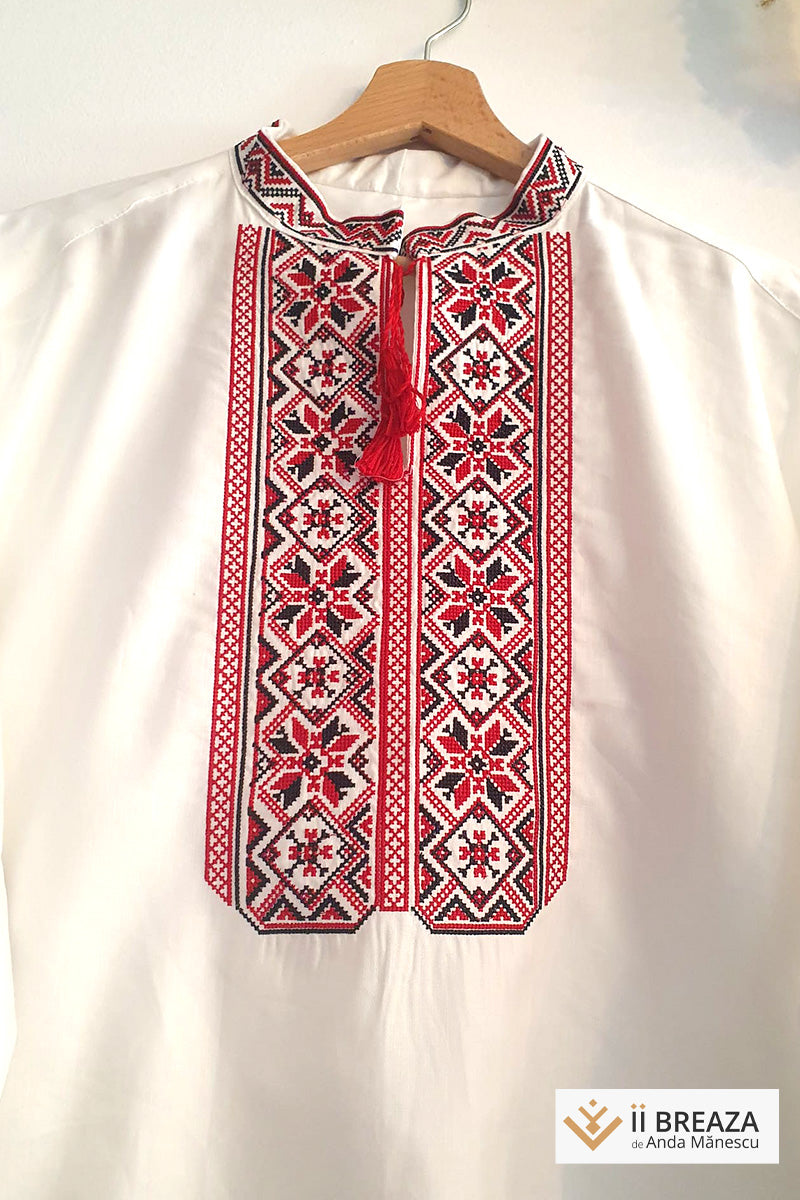 Cămașă bărbătească tradițională – Eleganță autentică, cusută cu măiestrie, roșu și negru Cămașă bărbătească tradițională – Eleganță autentică, cusută cu măiestrie, roșu și negru