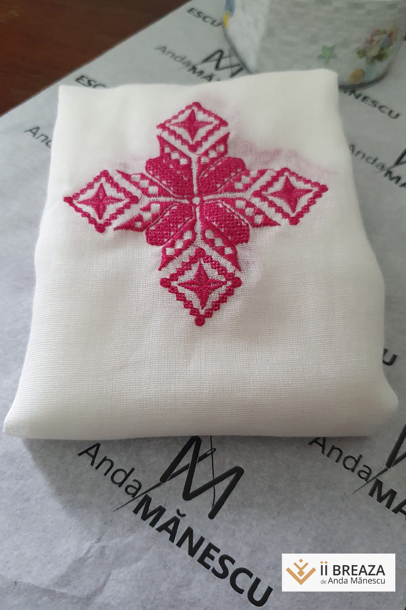 Maramă/ eșarfă brodată cu simboluri inspirate din tradiție, 140 cm*45cm Maramă/ eșarfă brodată cu simboluri inspirate din tradiție, 140 cm*45cm