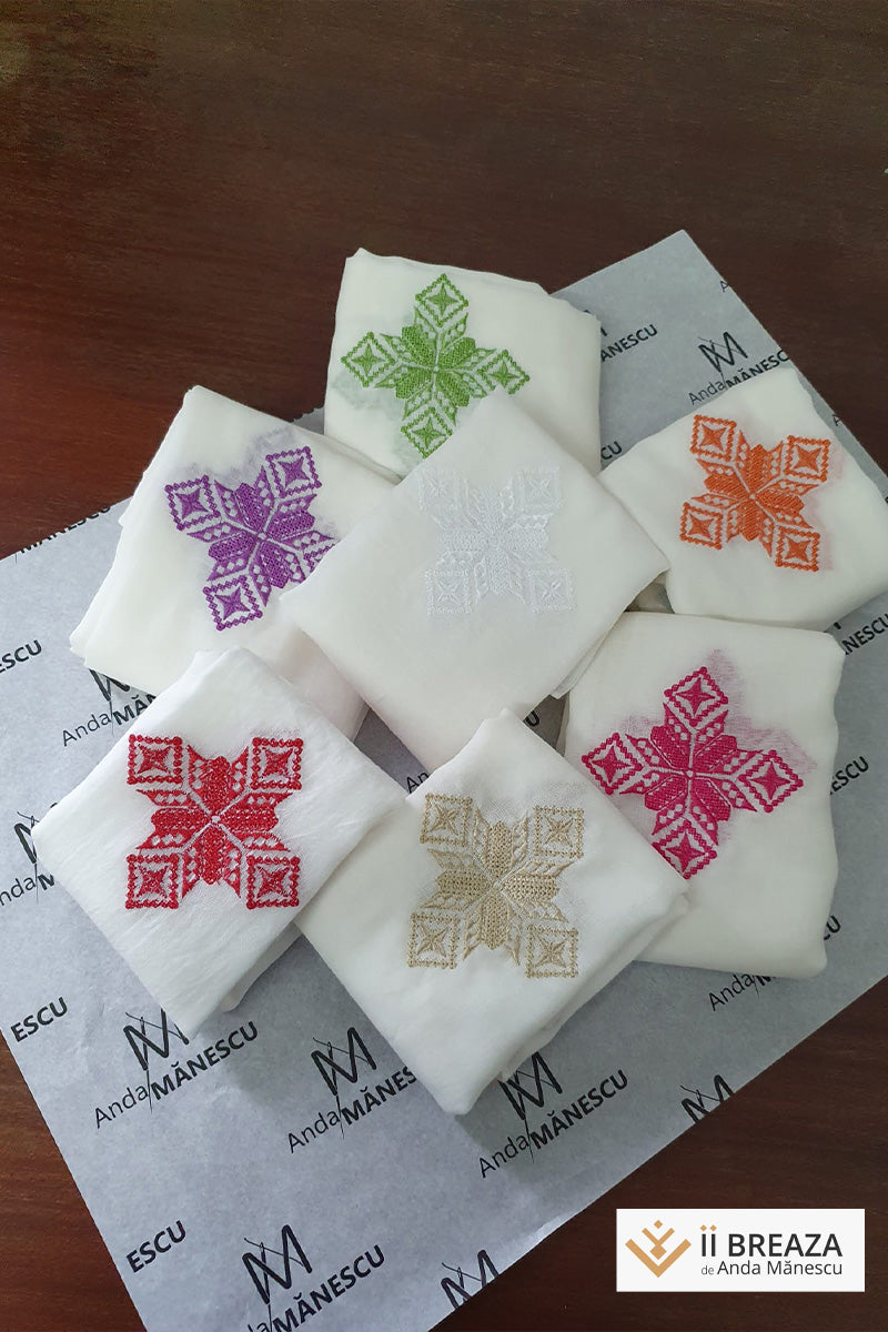 Maramă/ eșarfă brodată cu simboluri inspirate din tradiție, 140 cm*45cm Maramă/ eșarfă brodată cu simboluri inspirate din tradiție, 140 cm*45cm