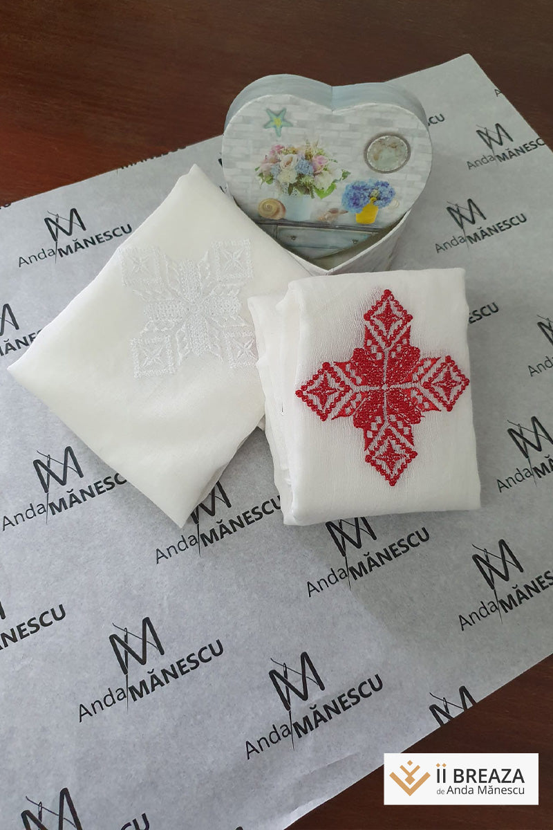 Maramă/ eșarfă brodată cu simboluri inspirate din tradiție, 140 cm*45cm Maramă/ eșarfă brodată cu simboluri inspirate din tradiție, 140 cm*45cm