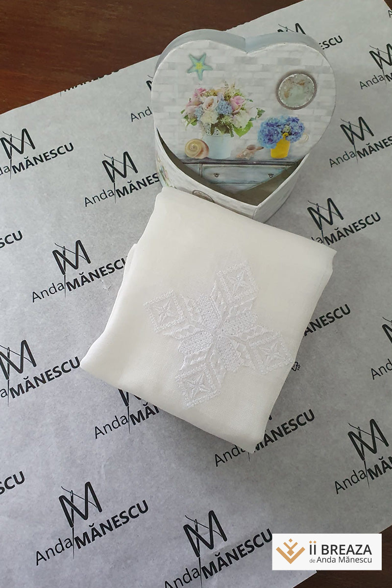 Maramă/ eșarfă brodată cu simboluri inspirate din tradiție, 140 cm*45cm Maramă/ eșarfă brodată cu simboluri inspirate din tradiție, 140 cm*45cm