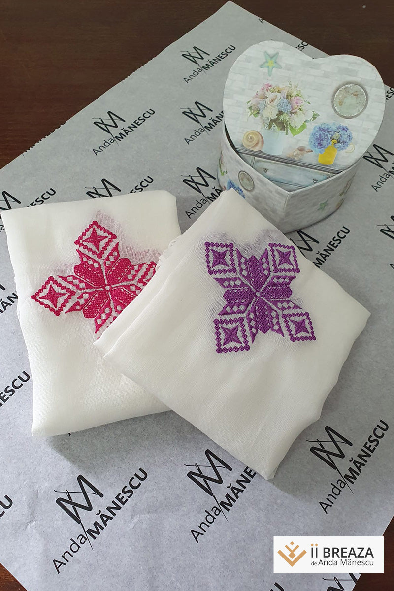 Maramă/ eșarfă brodată cu simboluri inspirate din tradiție, 140 cm*45cm Maramă/ eșarfă brodată cu simboluri inspirate din tradiție, 140 cm*45cm