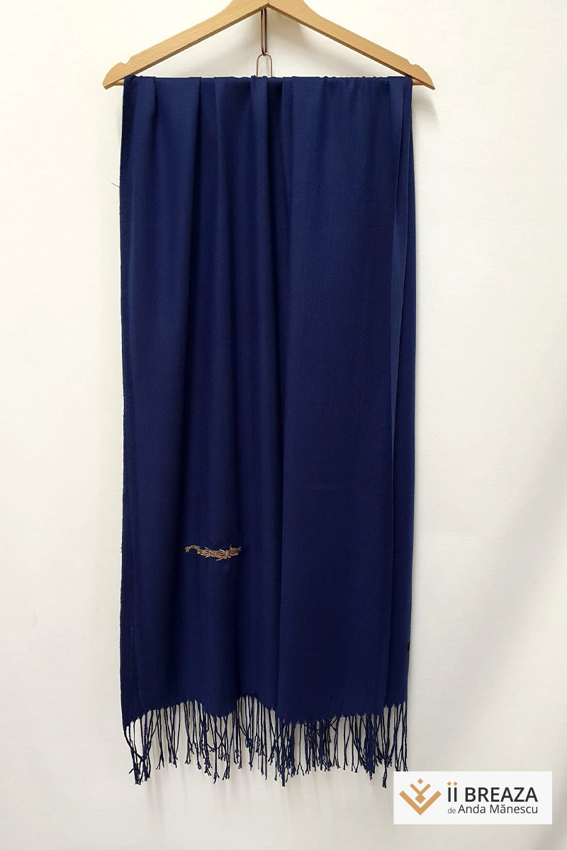 Șal bărbătesc, ornat cu broderie Lupul Dacic (Dracon) Șal bărbătesc, ornat cu broderie Lupul Dacic (Dracon)