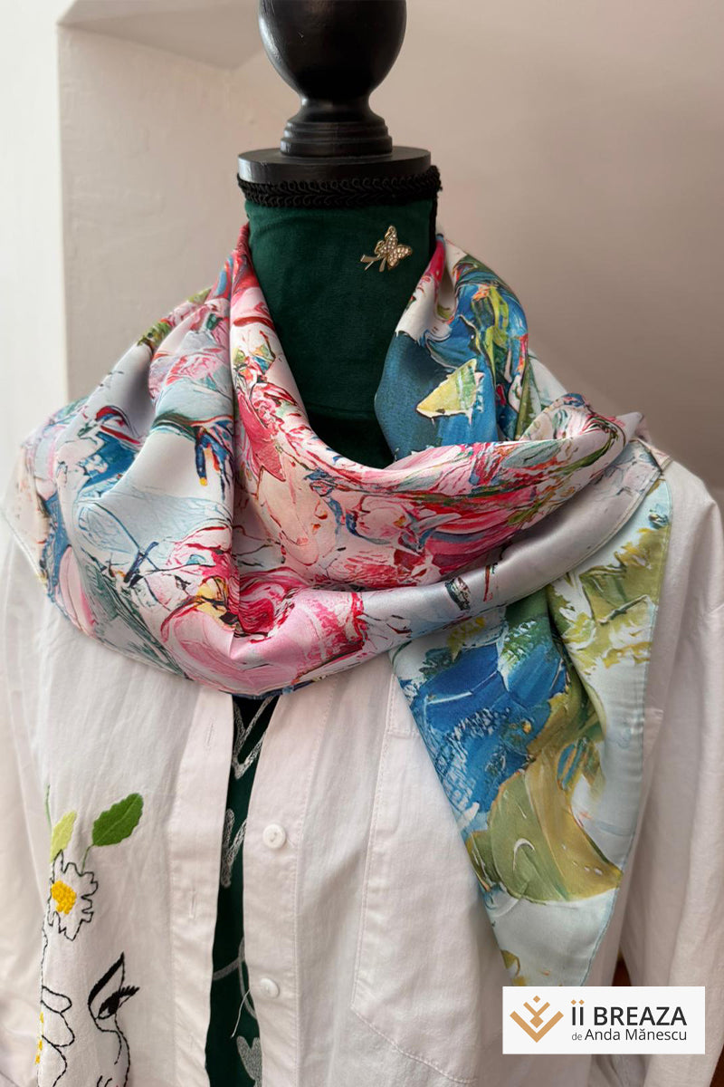 Batic din mătase naturală cu imprimeri inspirate din picturi celebre Batic din mătase naturală cu imprimeri inspirate din picturi celebre