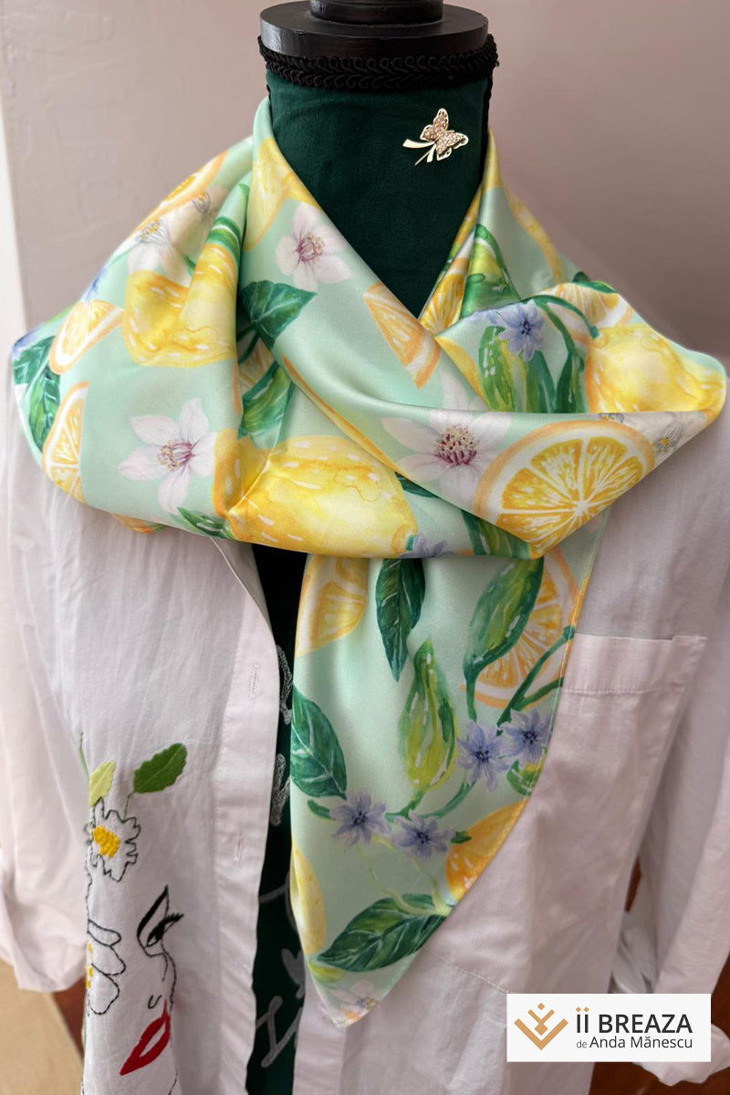 Batic din mătase naturală cu imprimeri inspirate din picturi celebre Batic din mătase naturală cu imprimeri inspirate din picturi celebre