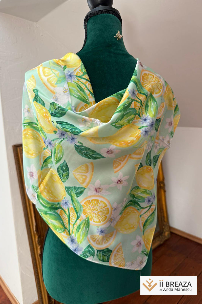 Batic din mătase naturală cu imprimeri inspirate din picturi celebre Batic din mătase naturală cu imprimeri inspirate din picturi celebre