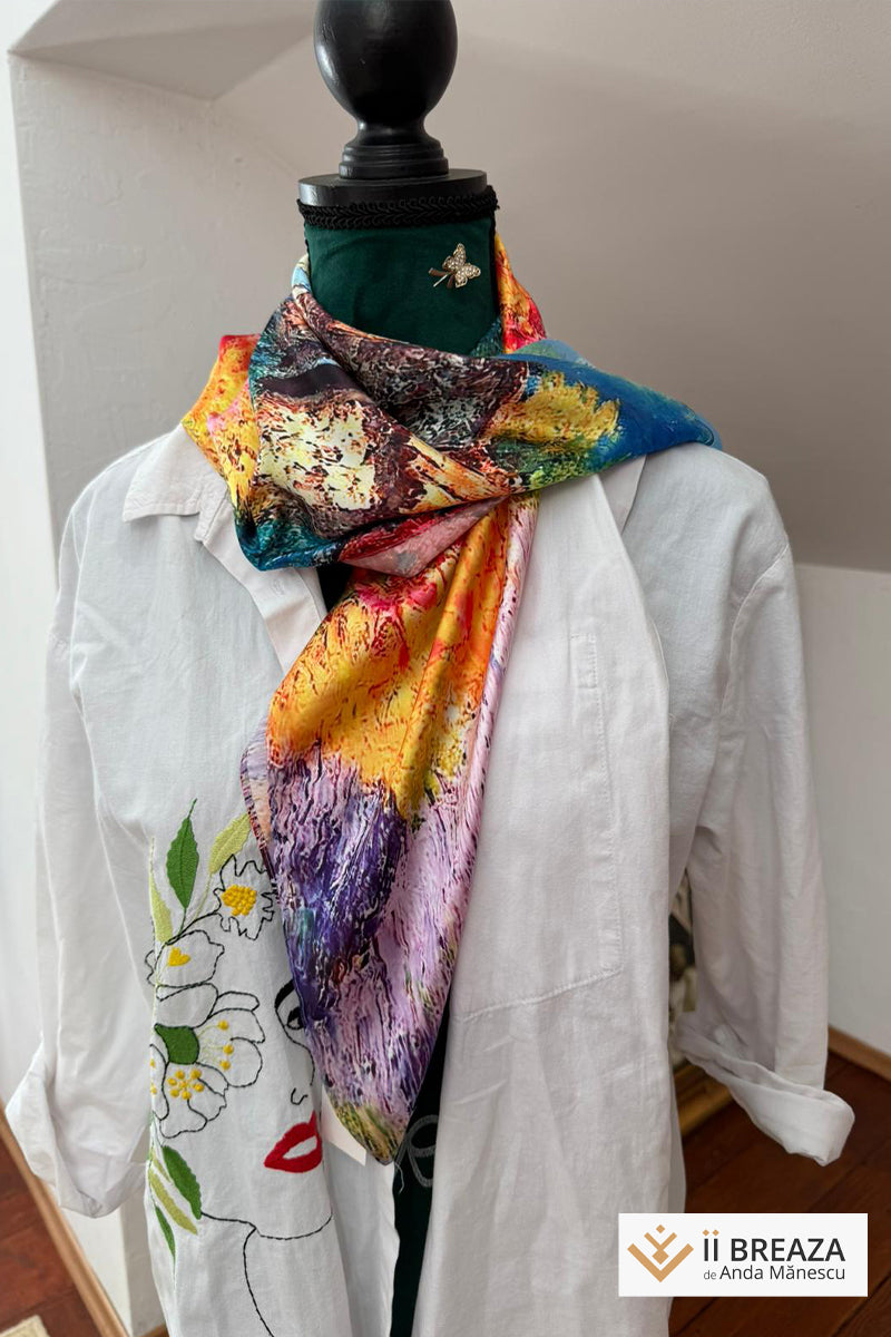Batic din mătase naturală cu imprimeri inspirate din picturi celebre Batic din mătase naturală cu imprimeri inspirate din picturi celebre
