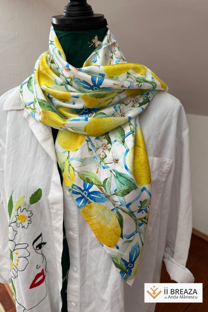 Batic din mătase naturală cu imprimeri inspirate din picturi celebre Batic din mătase naturală cu imprimeri inspirate din picturi celebre