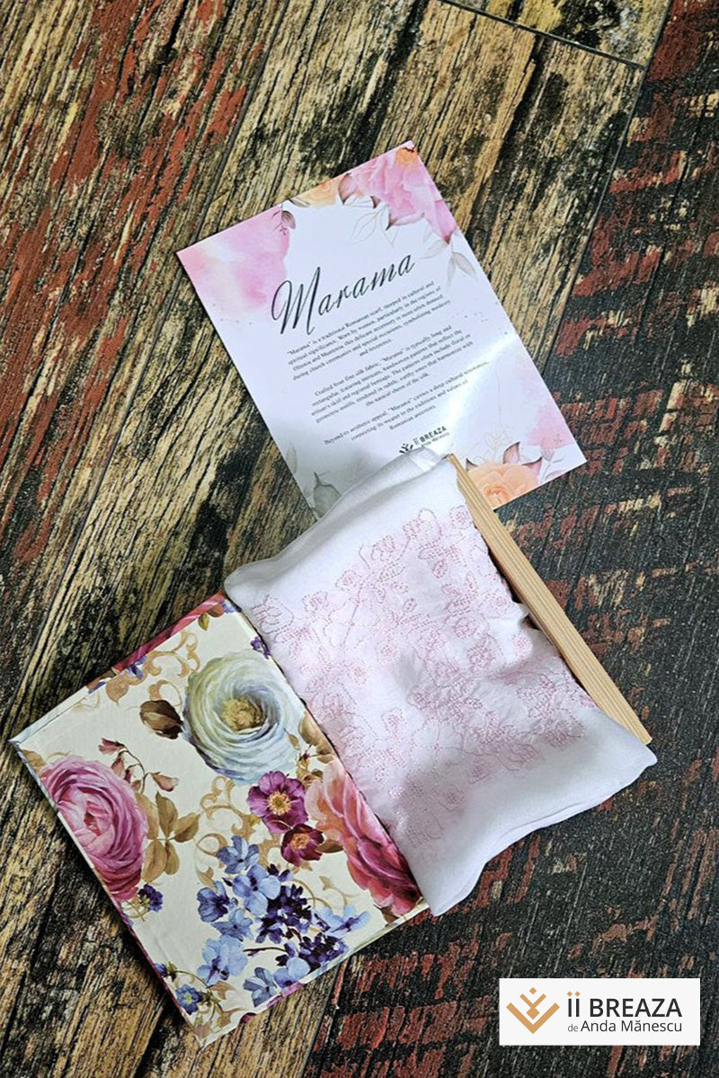 Maramă/ eșarfă brodată cu modelul Multicolorul, pe mătase naturală, 200 x 40 cm Maramă/ eșarfă brodată cu modelul Multicolorul, pe mătase naturală, 200 x 40 cm