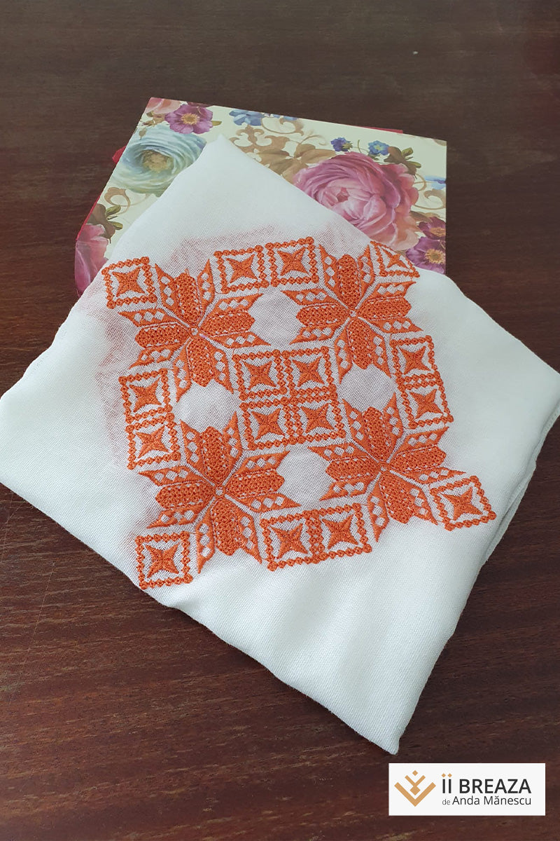 Maramă/ Eșarfă, brodată cu simboluri inspirate din tradiție, 200*50 cm Maramă/ Eșarfă, brodată cu simboluri inspirate din tradiție, 200*50 cm