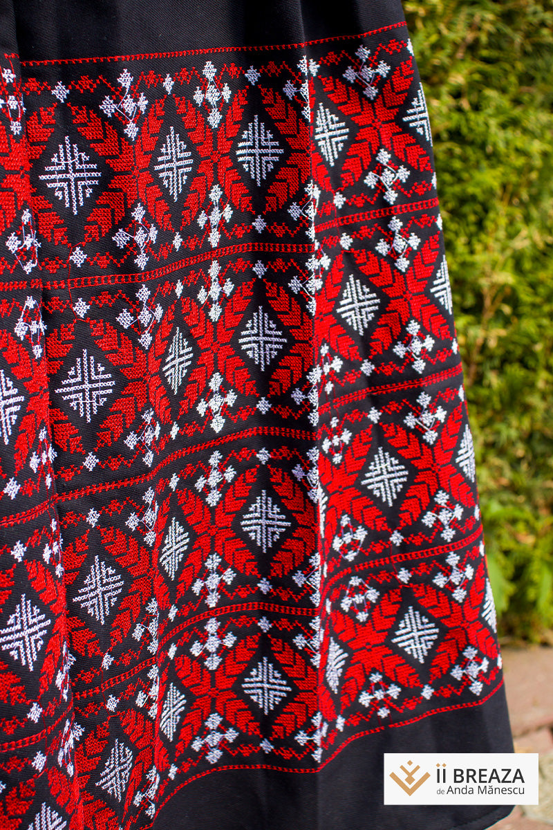 Fotă tip fustă, cu însemne tradiționale, bleumarin cu roșu