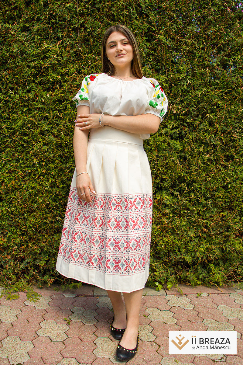 Fotă tip fustă, cu însemne tradiționale, alb cu roșu Fotă tip fustă, cu însemne tradiționale, alb cu roșu