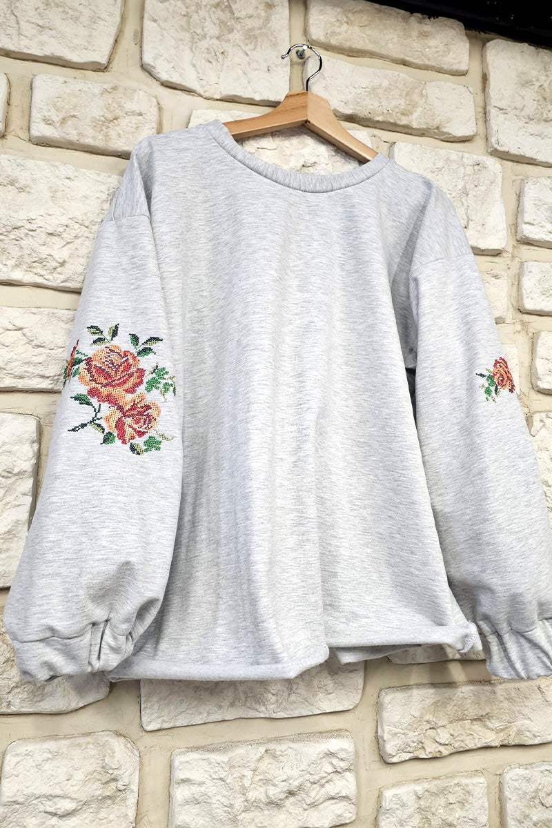 Bluză/ Hanorac de damă cu model brodat cu flori Bluză/ Hanorac de damă cu model brodat cu flori