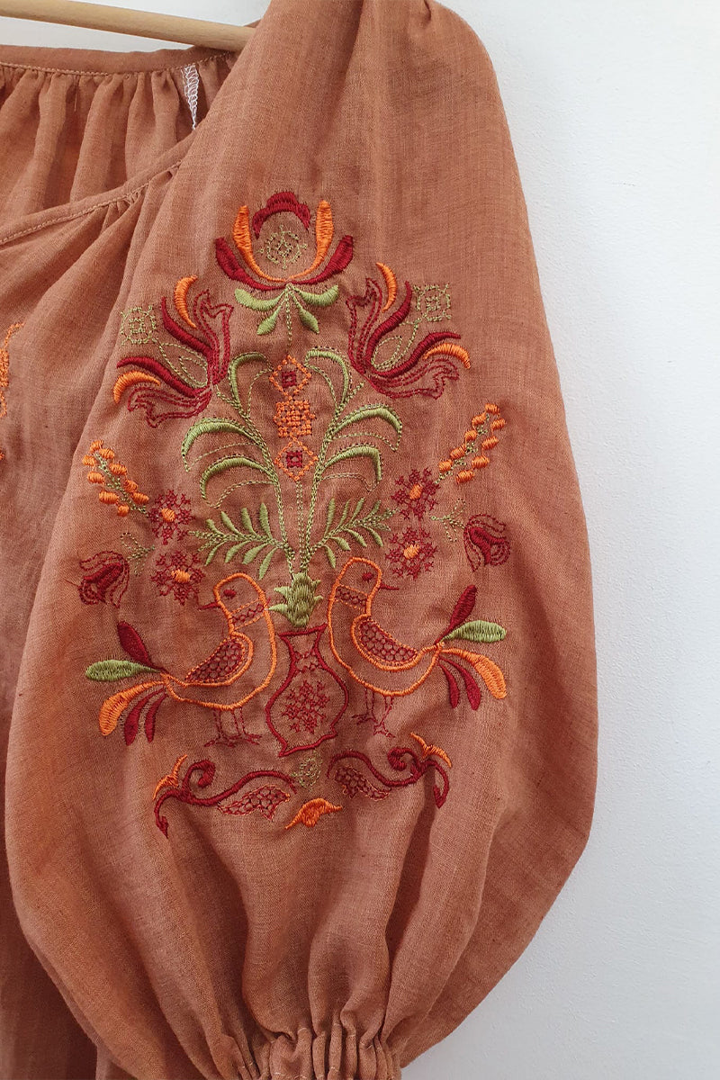 Bluza Ileana - inspirație din basme, acum în nuanțe de ruginiu Bluza Ileana - inspirație din basme, acum în nuanțe de ruginiu