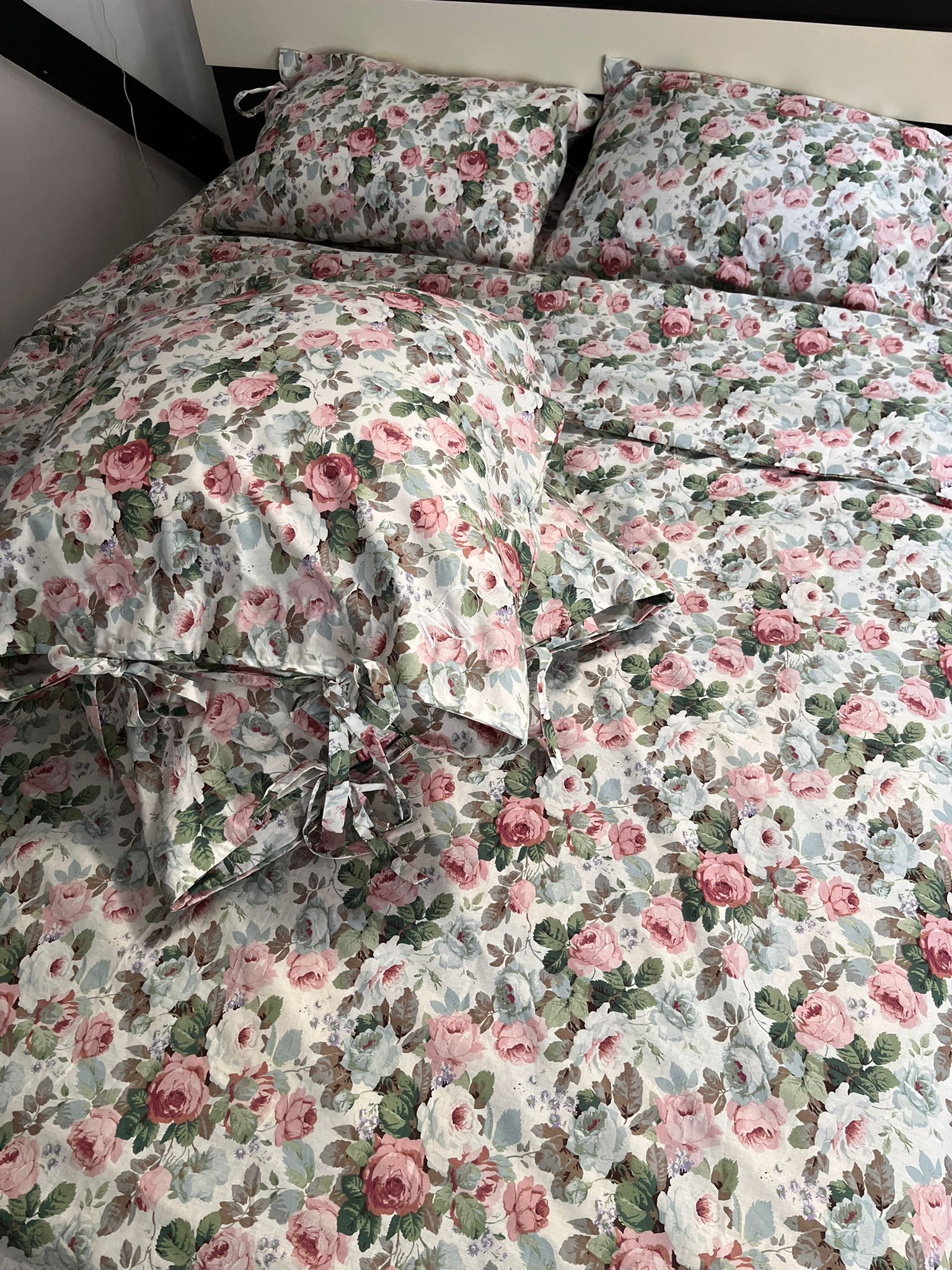 Lenjerie de pat dublu Lenjerie de pat dublu