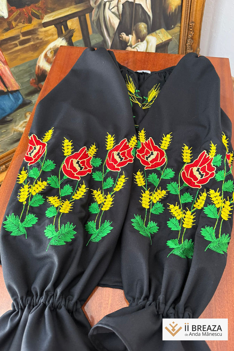 Bluză cu maci brodați Bluză cu maci brodați