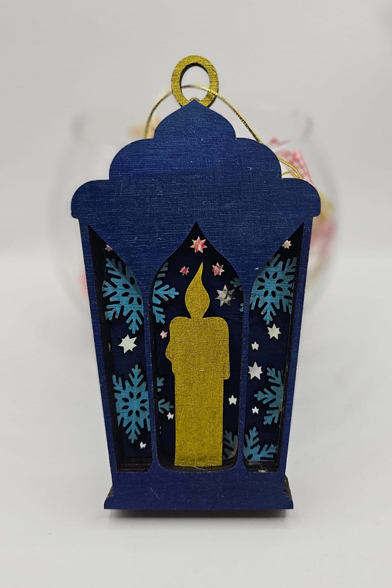 Decorațiune / ornament din lemn pictată, în Spiritul Crăciunului Decorațiune / ornament din lemn pictată, în Spiritul Crăciunului