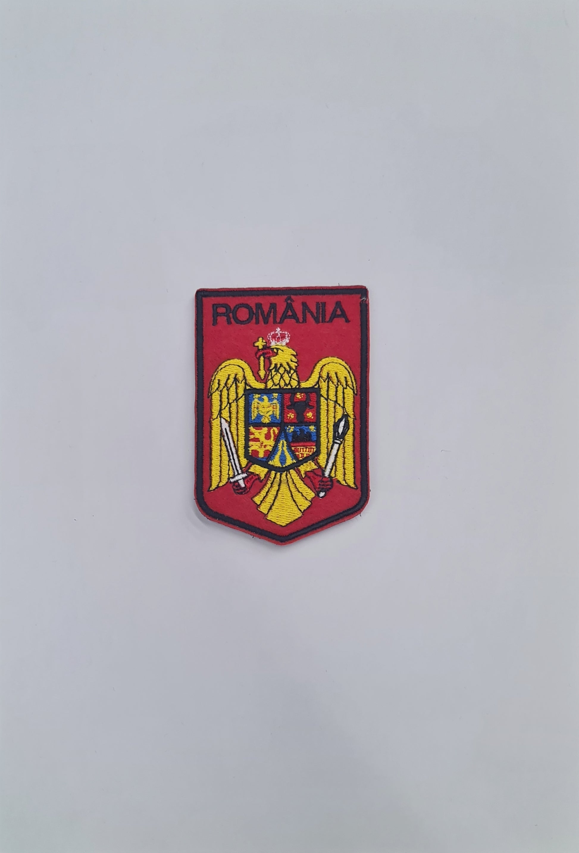 Emblemă / Patch brodată, cu folie adezivă – Stema României Emblemă / Patch brodată, cu folie adezivă – Stema României