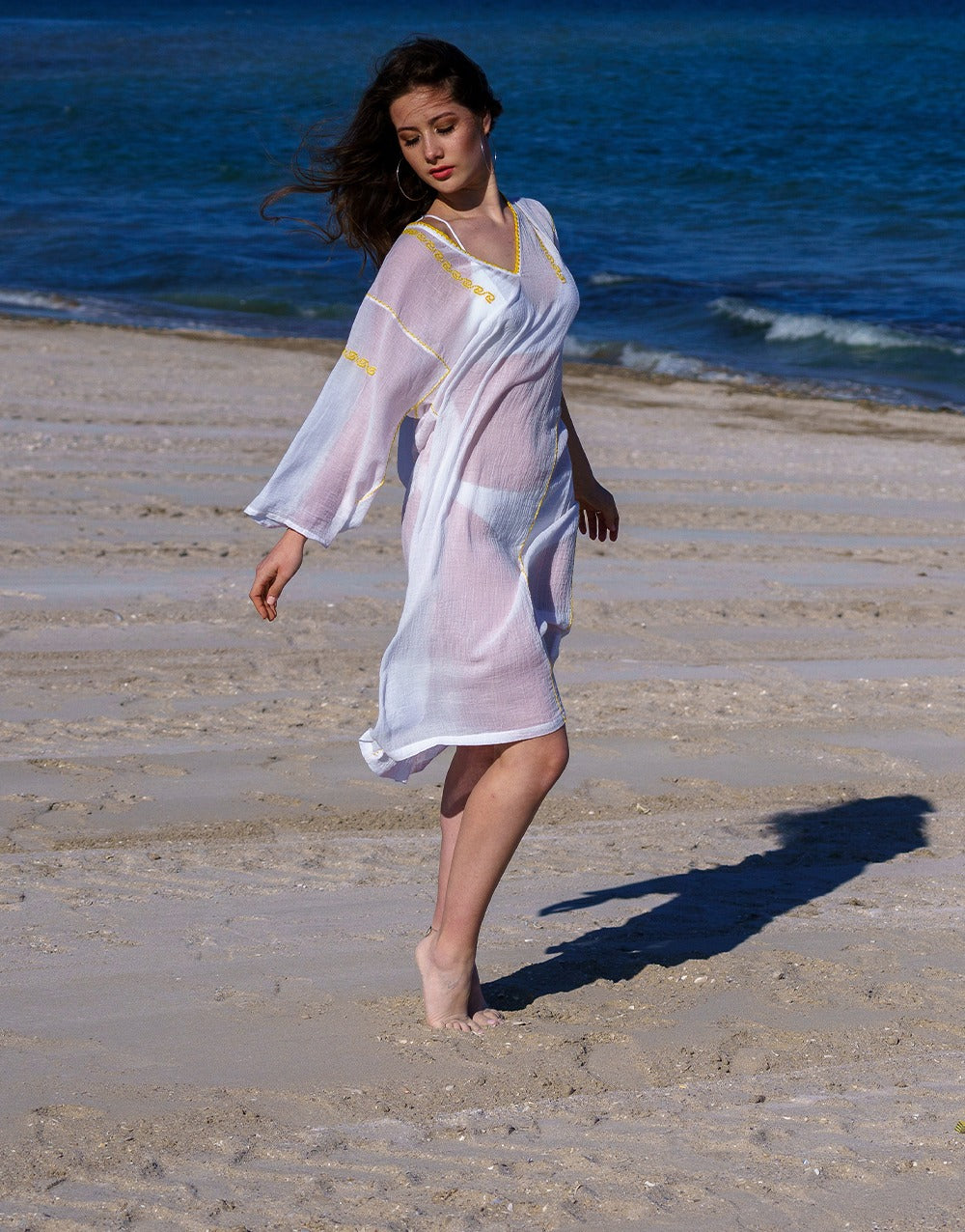 Rochie Elena, creată în spiritul tradiției, broderie manuală Rochie Elena, creată în spiritul tradiției, broderie manuală