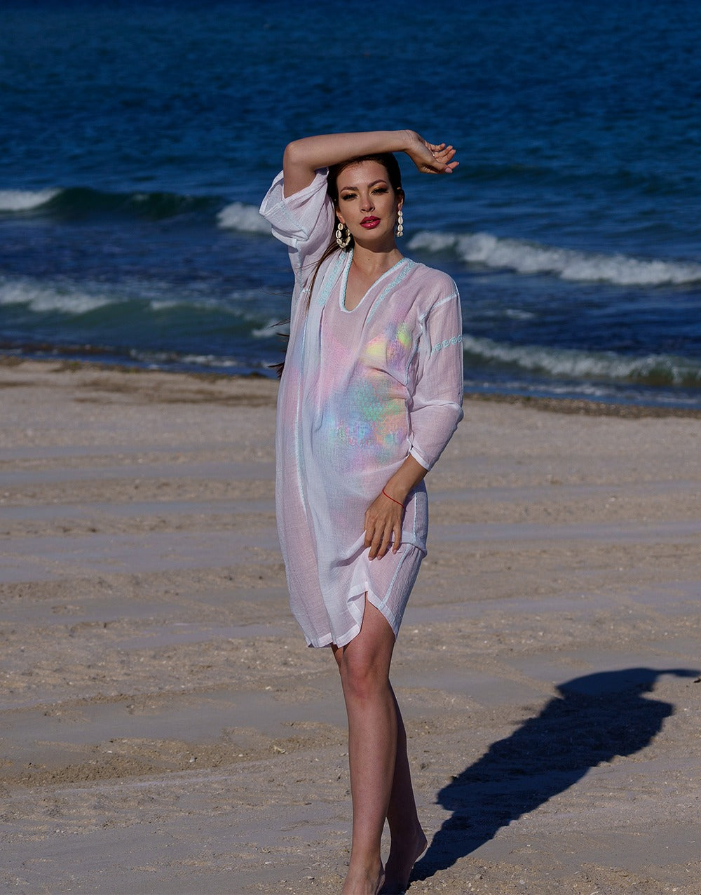 Rochie Elena, creată în spiritul tradiției, broderie manuală Rochie Elena, creată în spiritul tradiției, broderie manuală