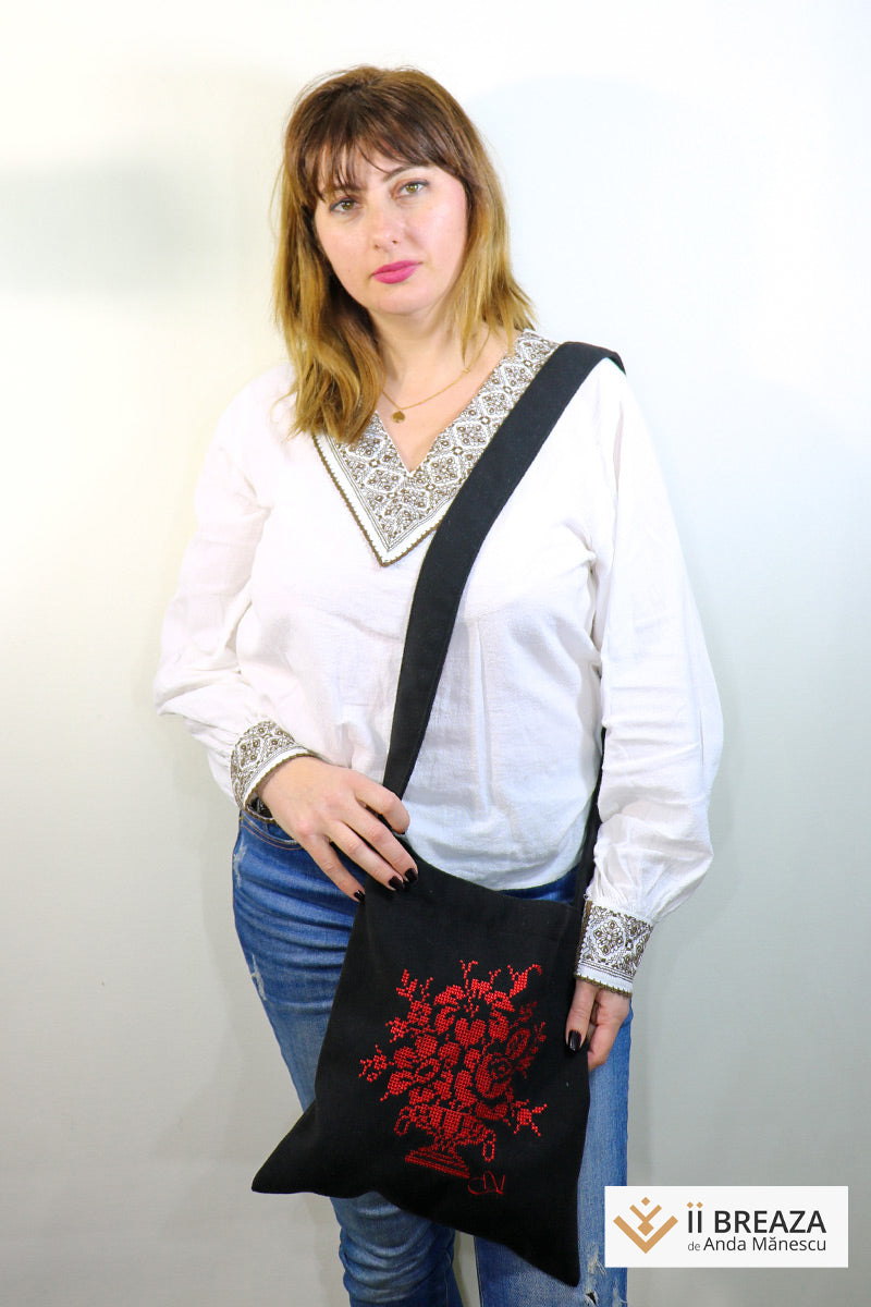 Traistă creată in spiritul tradiției Traistă creată in spiritul tradiției