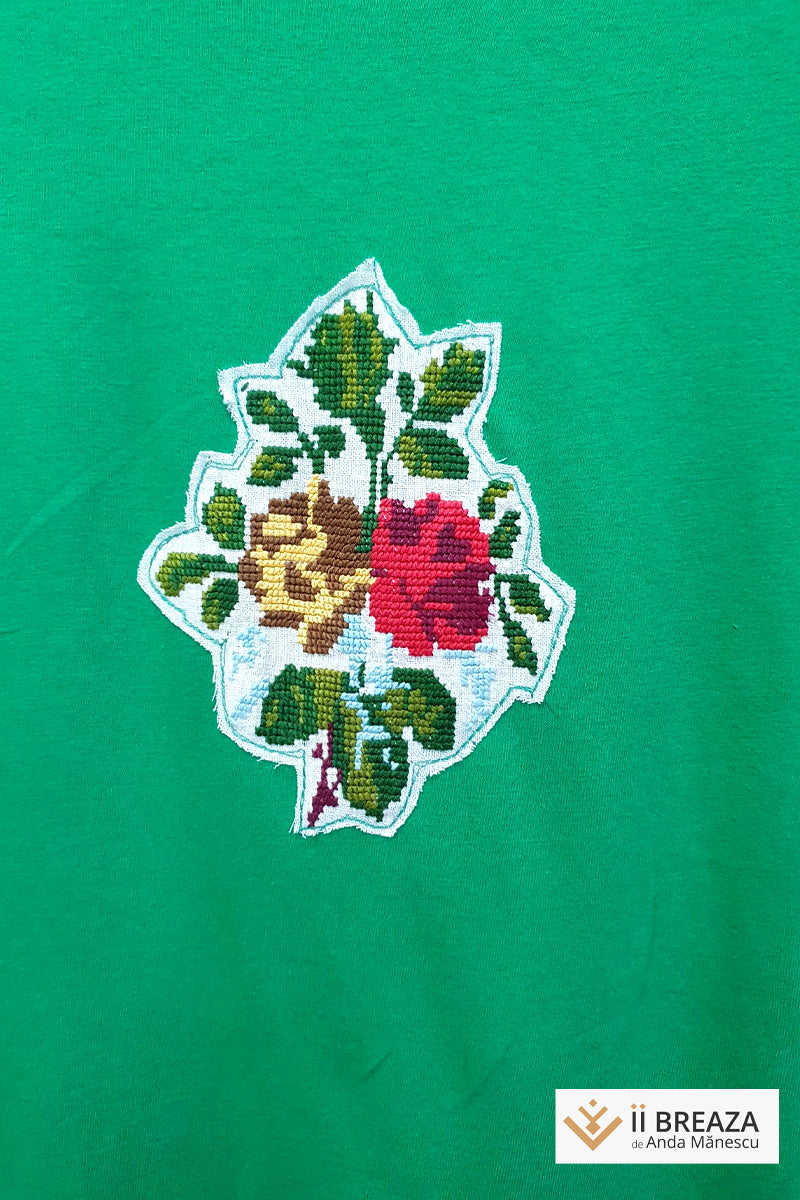 Tricou Damă cu Aplicație Manuală, model Trandafir Tricou Damă cu Aplicație Manuală, model Trandafir