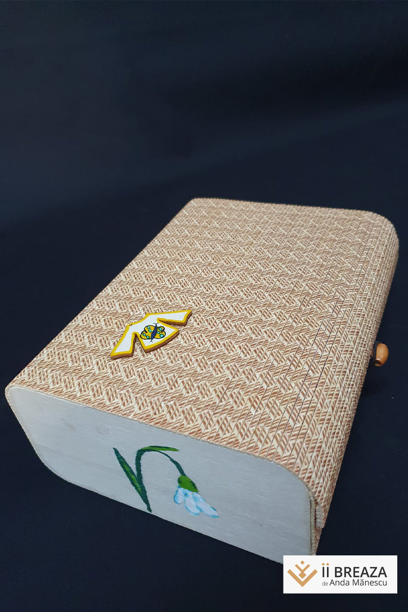 Maramă Brodată Manual - model Steaua cu 8 Țăpi Maramă Brodată Manual - model Steaua cu 8 Țăpi