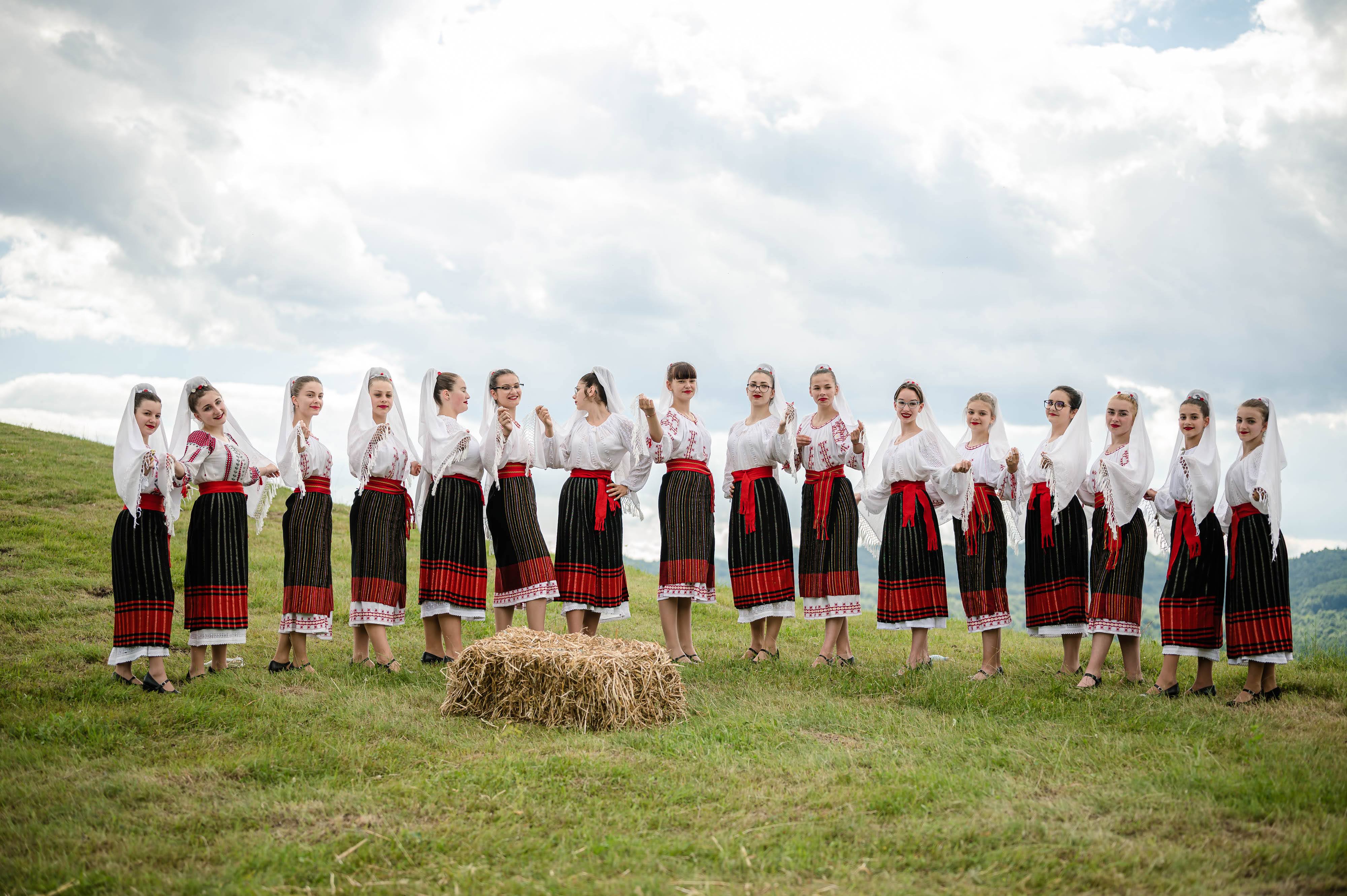 Fotă plisată, de Prahova, roșu cu negru Fotă plisată, de Prahova, roșu cu negru