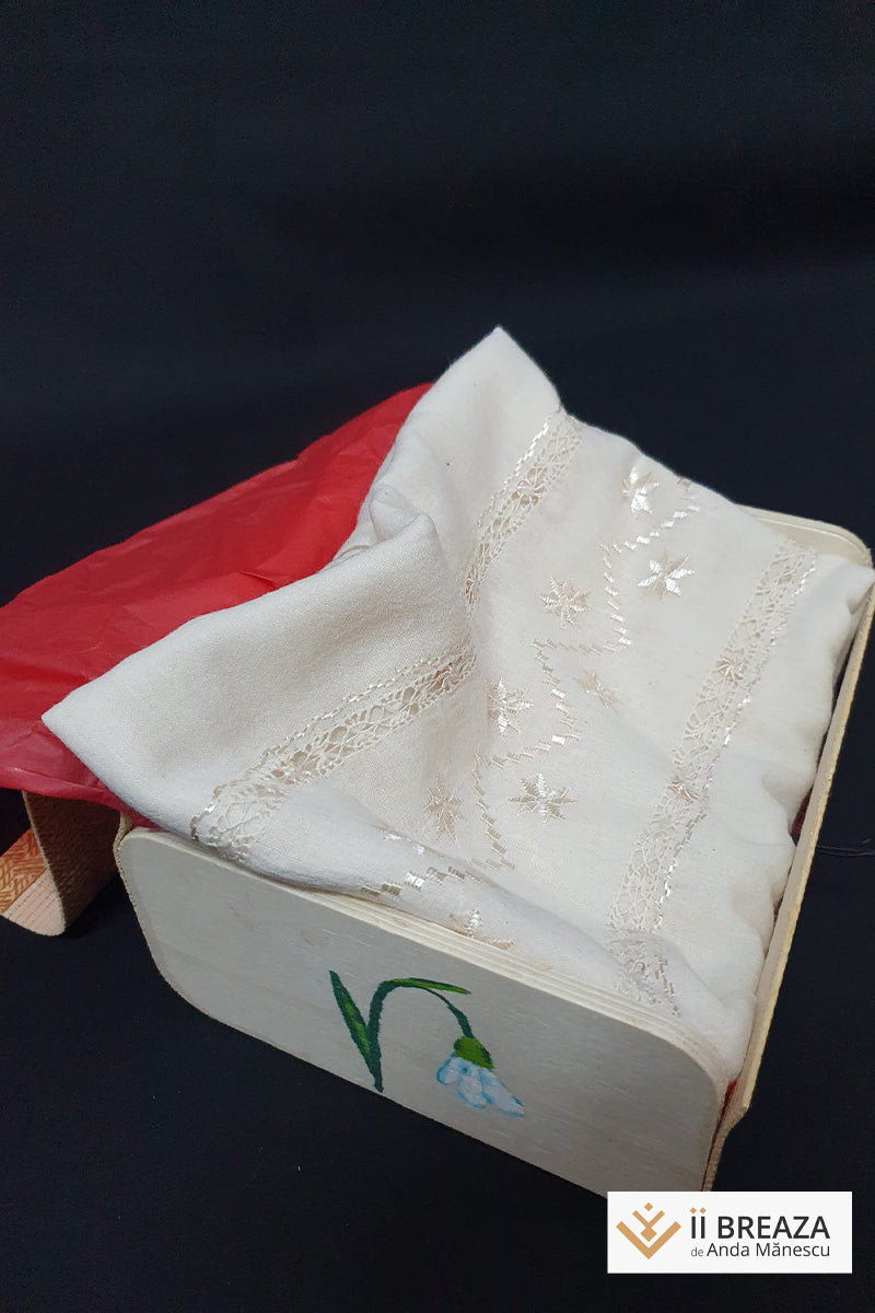 Maramă Brodată Manual - model Steaua cu 8 Țăpi Maramă Brodată Manual - model Steaua cu 8 Țăpi